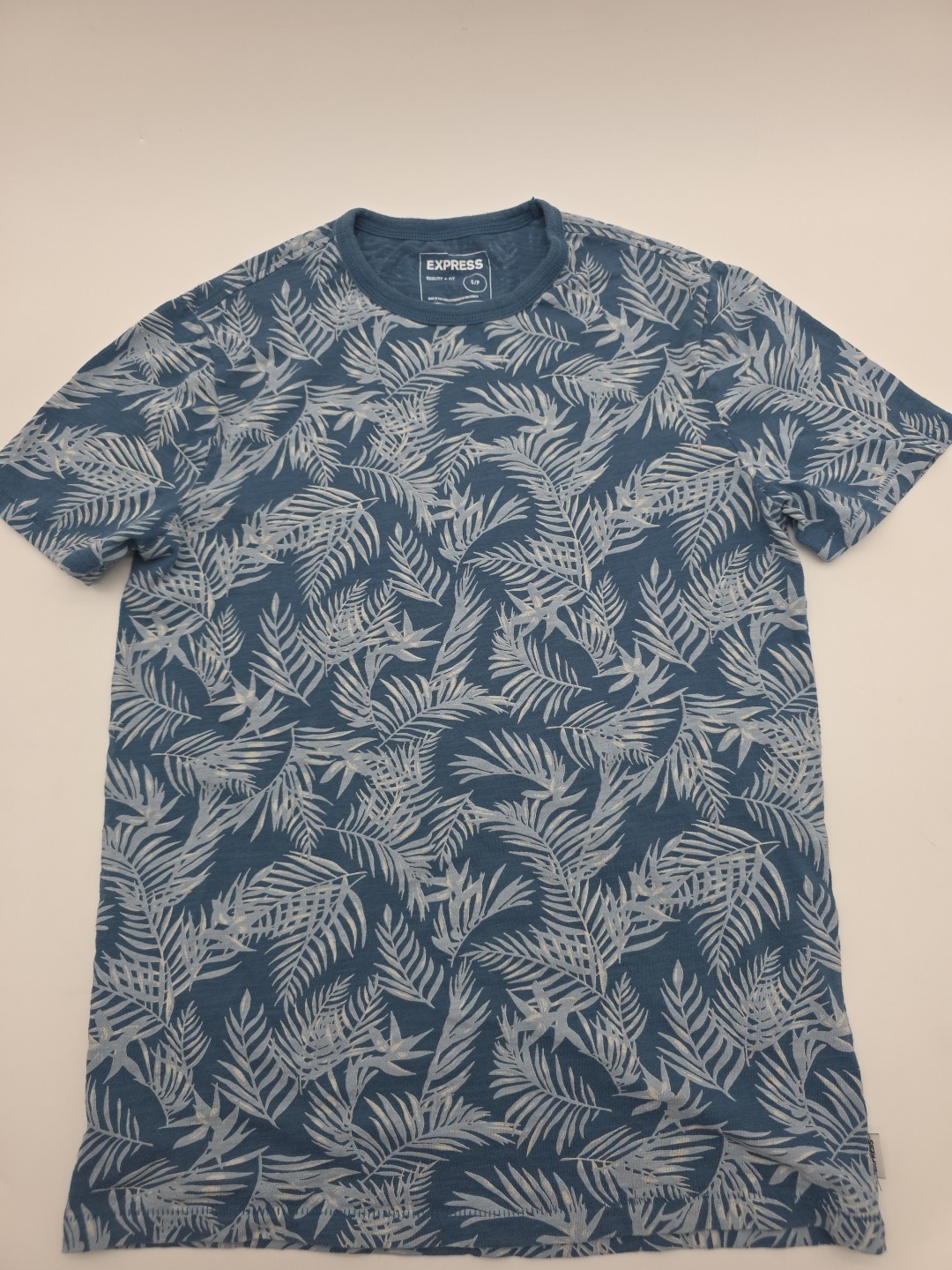 Express T-Shirt Men Small Blue AOP Floral Tee.#41144