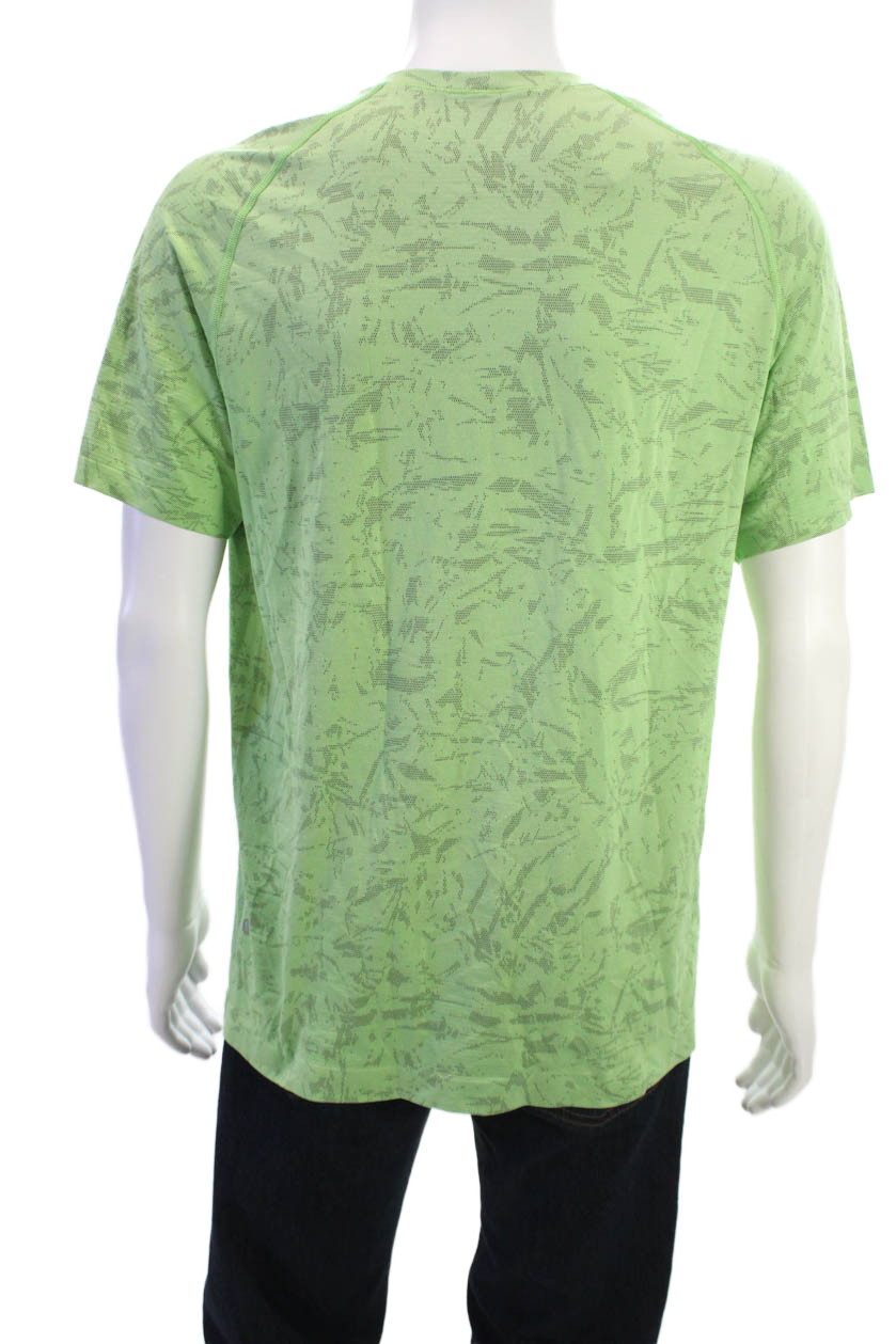 Lululemon Mens Green Crew Neck Short Sleeve Nylon Blend T-Shirt Size L gallery