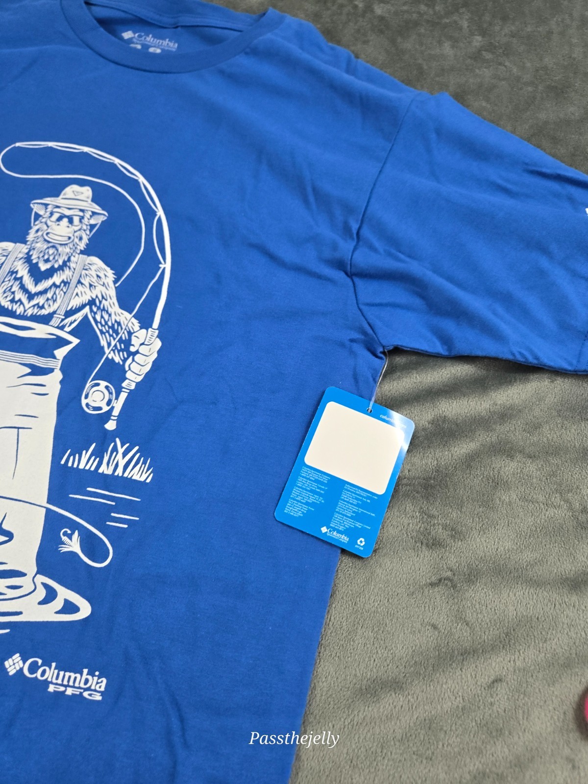 New Columbia Shirt Mens Medium Blue Fisherman Sasquatch PFG Graphic Tee gallery