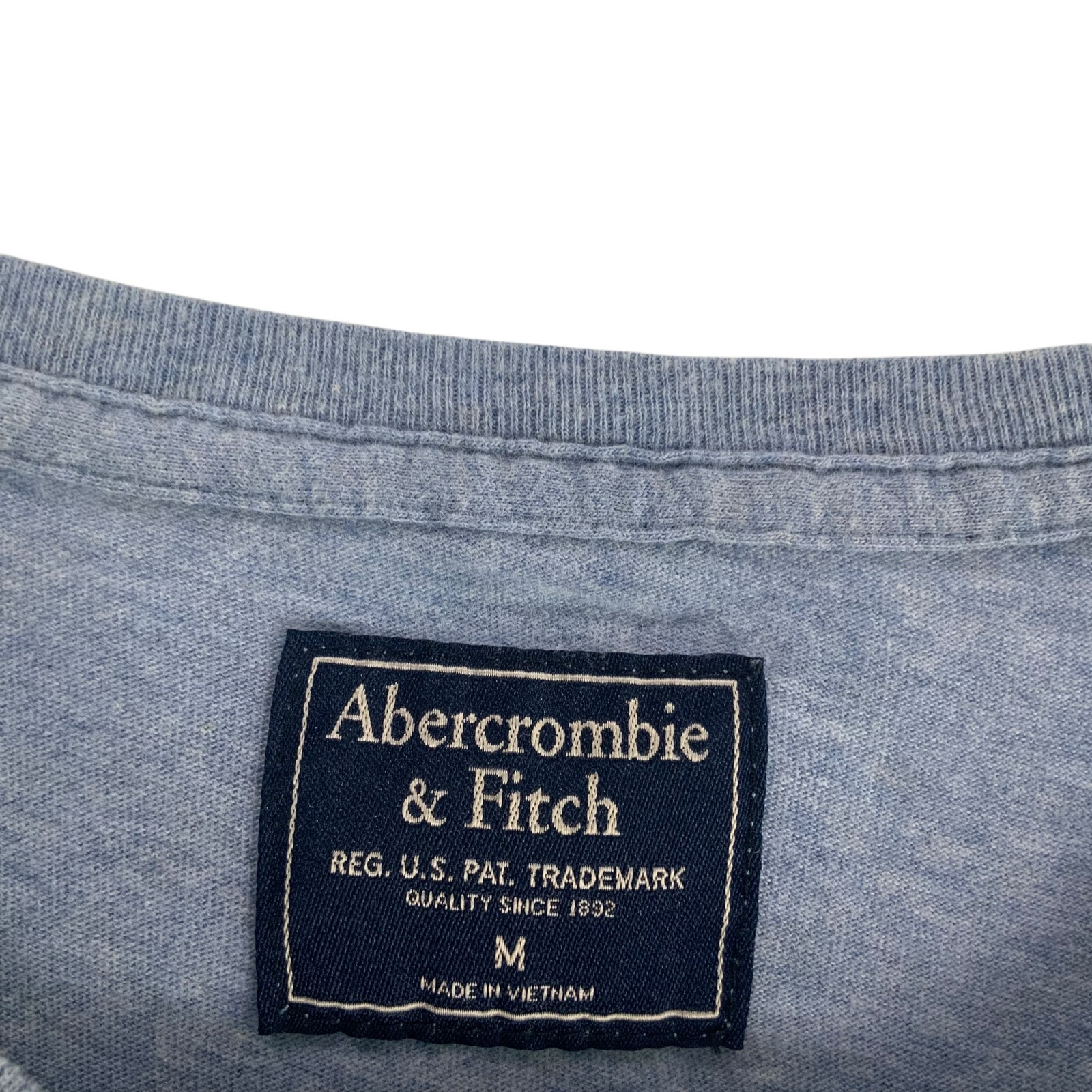 Abercrombie & Fitch Blue Herringbone Short Sleeve Pullover Crewneck T-Shirt Sz M gallery