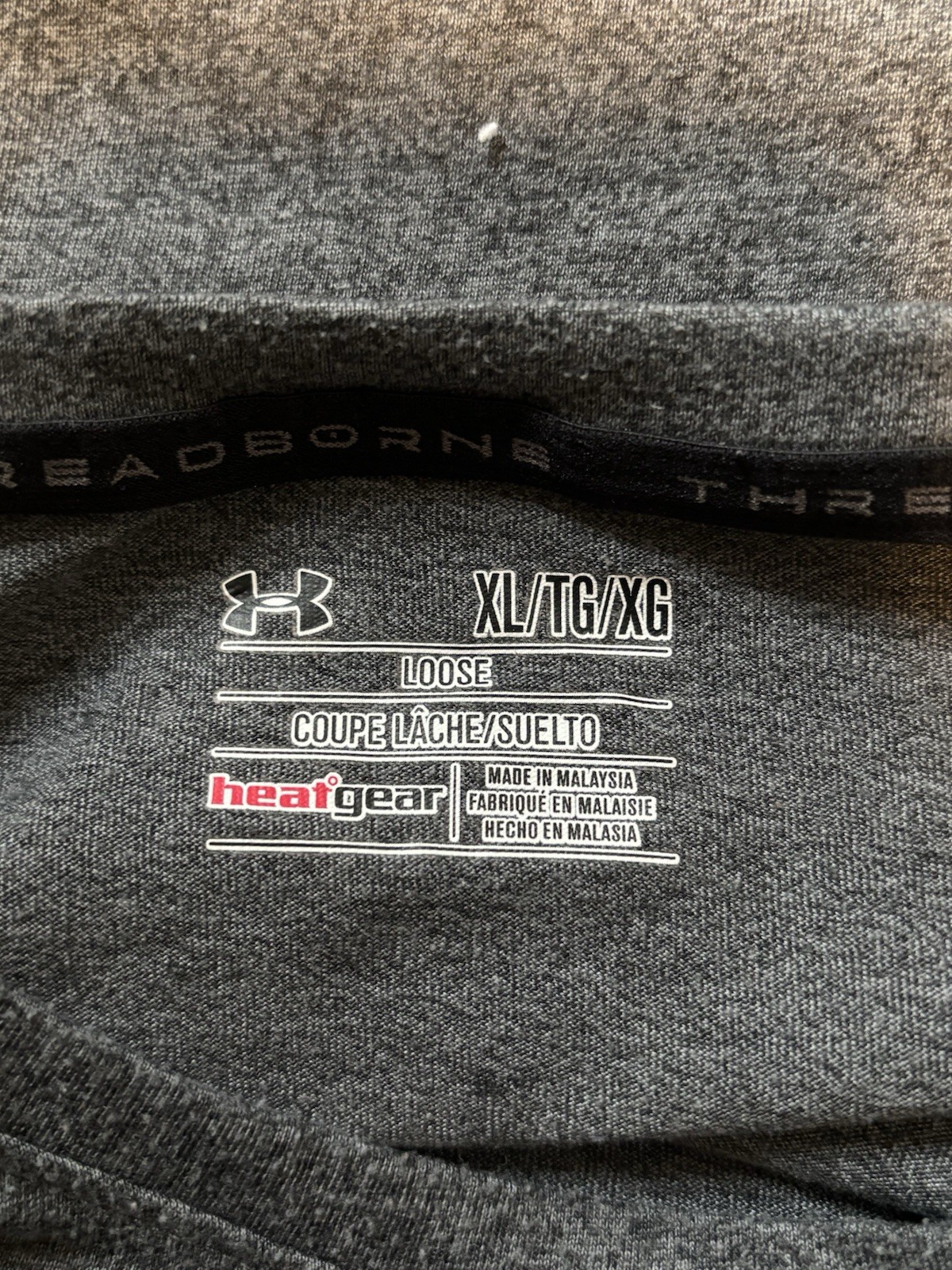 Under Armour Loose Fit T-Shirt Mens XL Gray Heat Gear Small Logo gallery