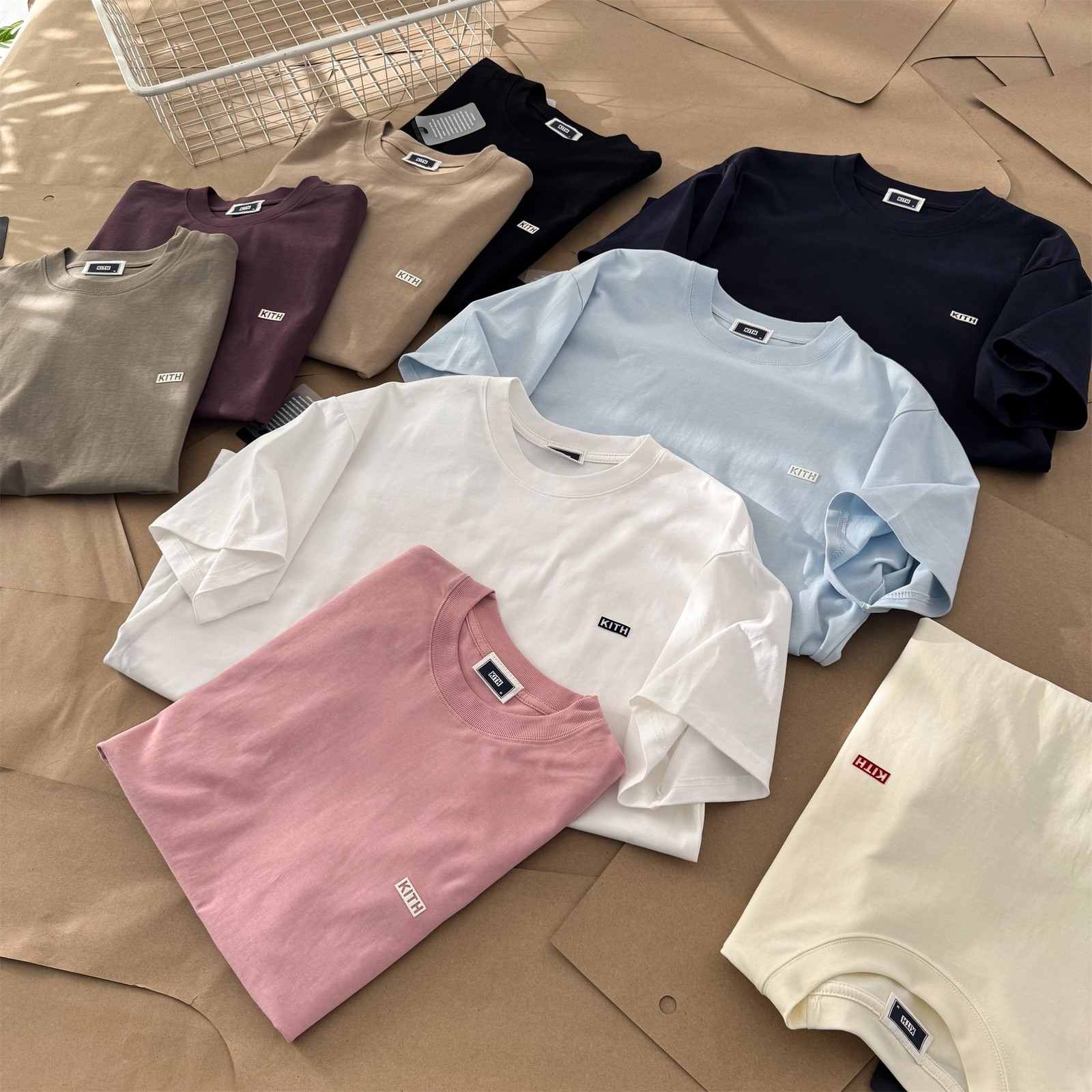 Kith Simple Flocked Small Box Logo Loose Neck Solid Color Short Sleeve Couple gallery