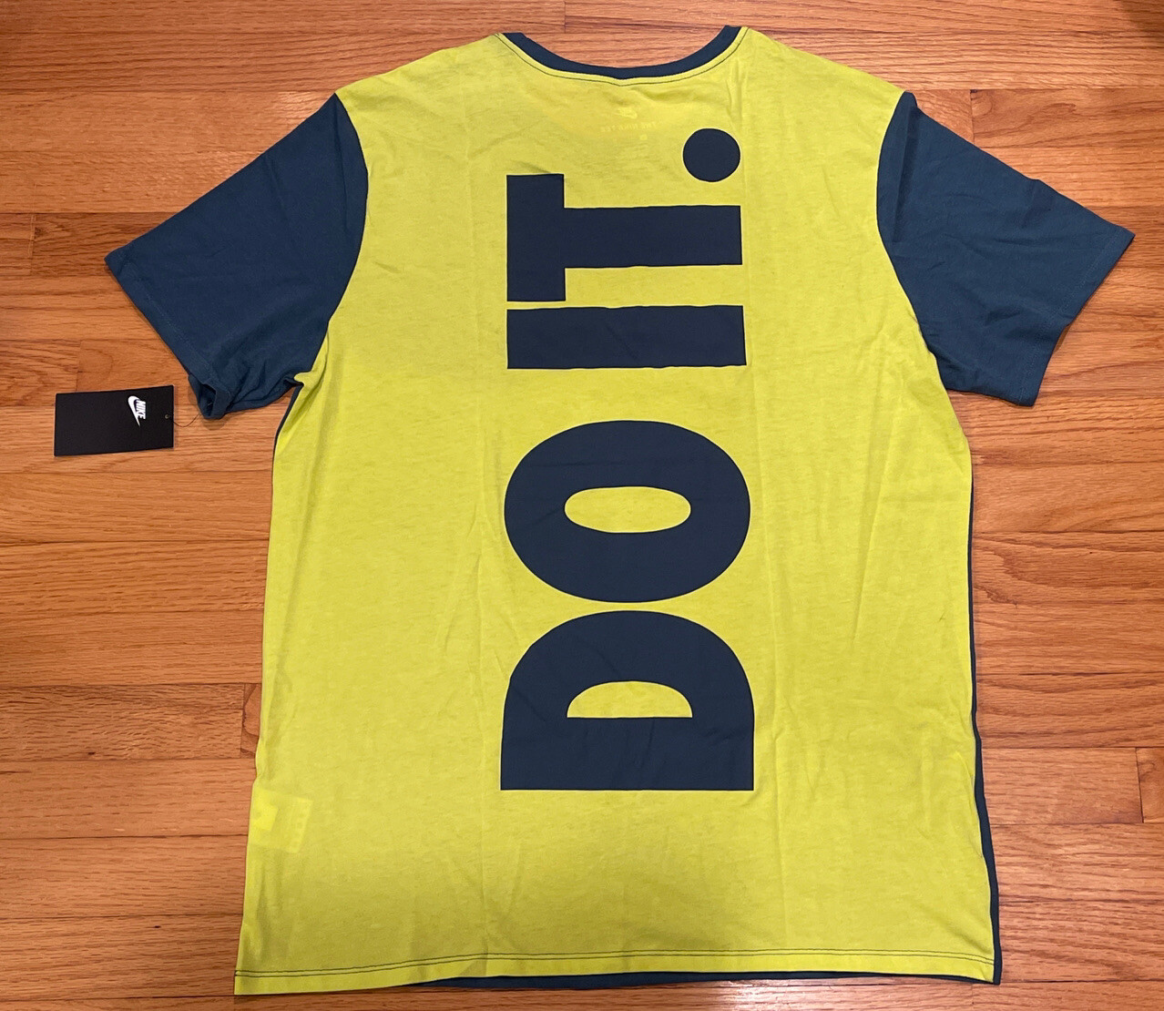 Nike "Just Do It." Front/Back T-Shirt Multi-Colors Men's Size: Large (L) NWT gallery