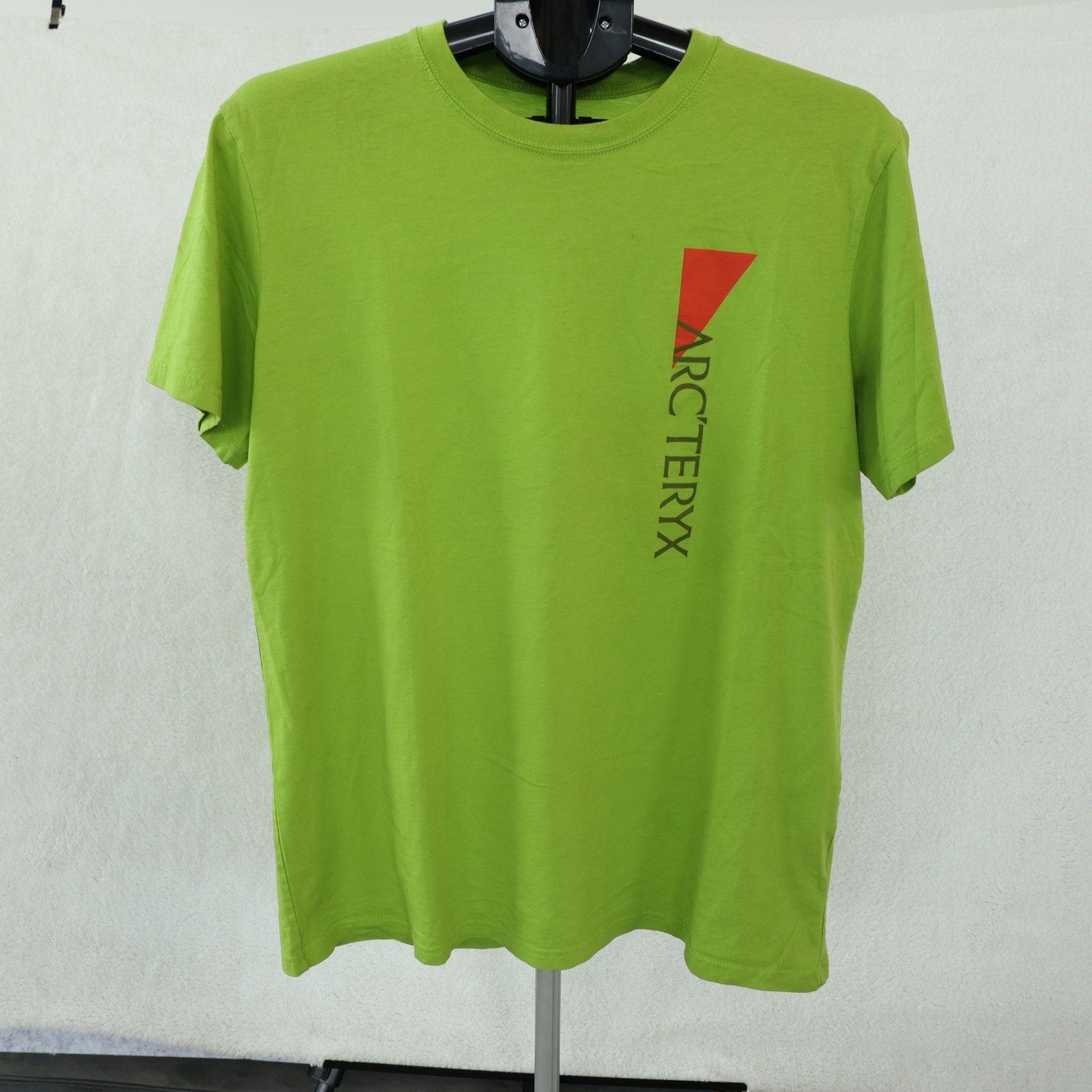 Arc'teryx T-Shirt Men's Large Lime Green Short Sleeve Logo Graphic Double Stitch gallery