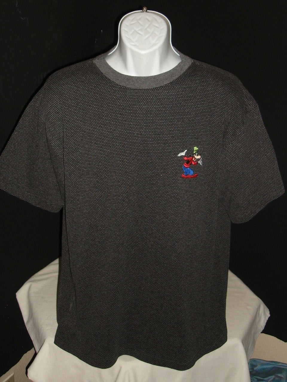 Goofy Embroidered Mickey Unlimited Gray Thermal Cotton/Poly S/S T-Shirt Sz. L gallery