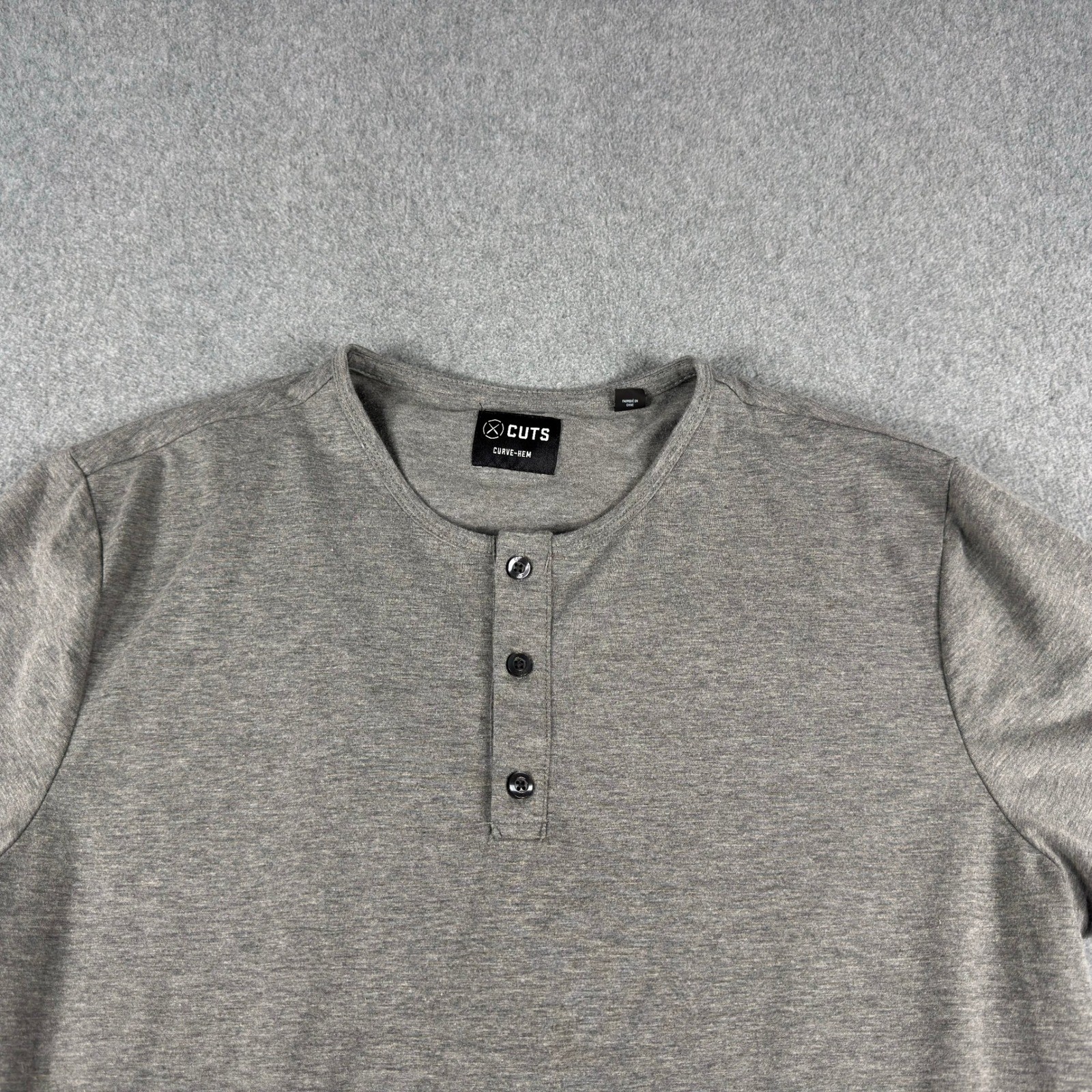 Cuts Curve Hem Henley Shirt Mens L Gray Short Sleeve Comfort Casual gallery