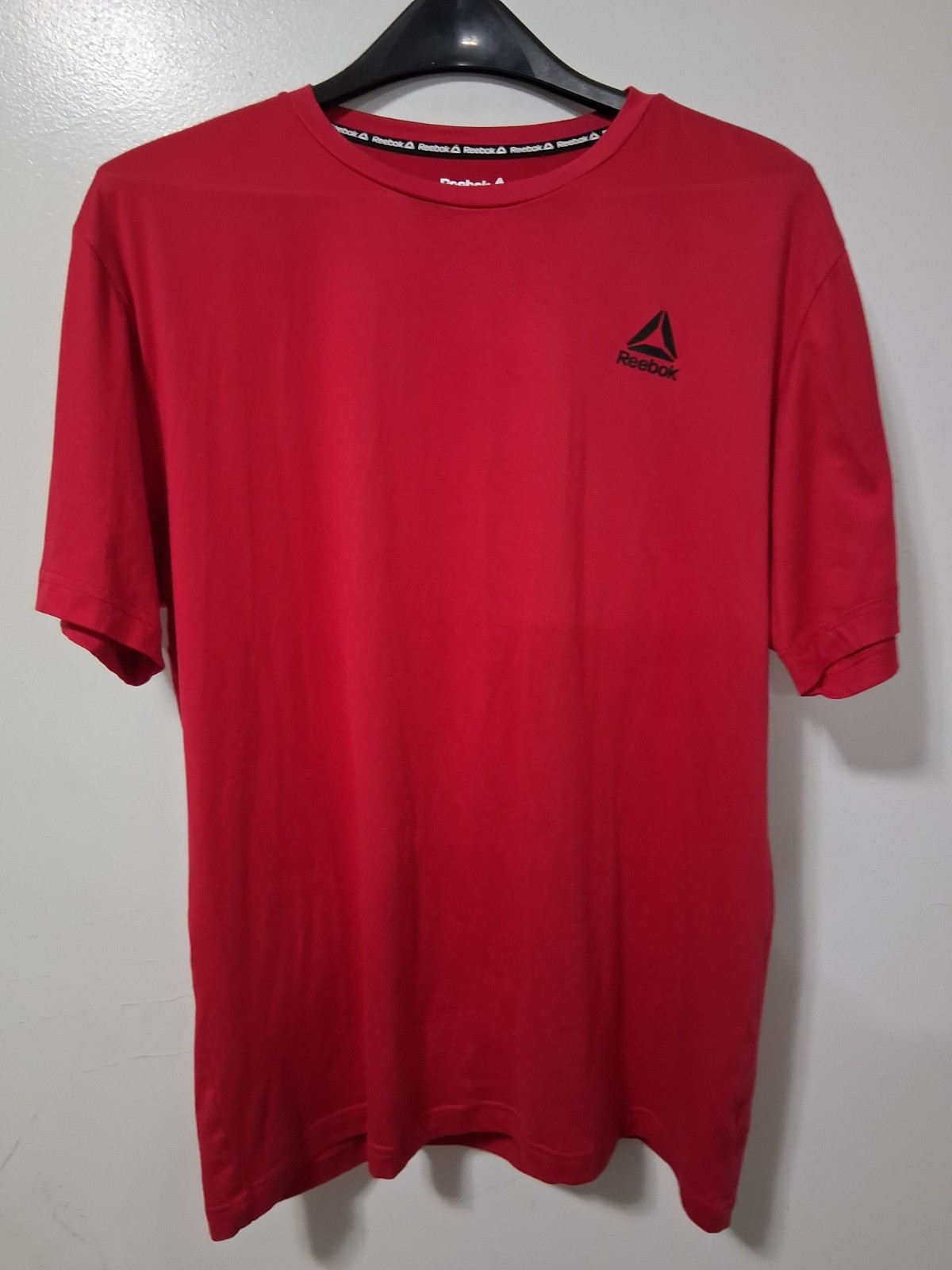 REEBOK Red Athletic Dri-fit Style Tee Shirt! Stretchable! Size Medium gallery