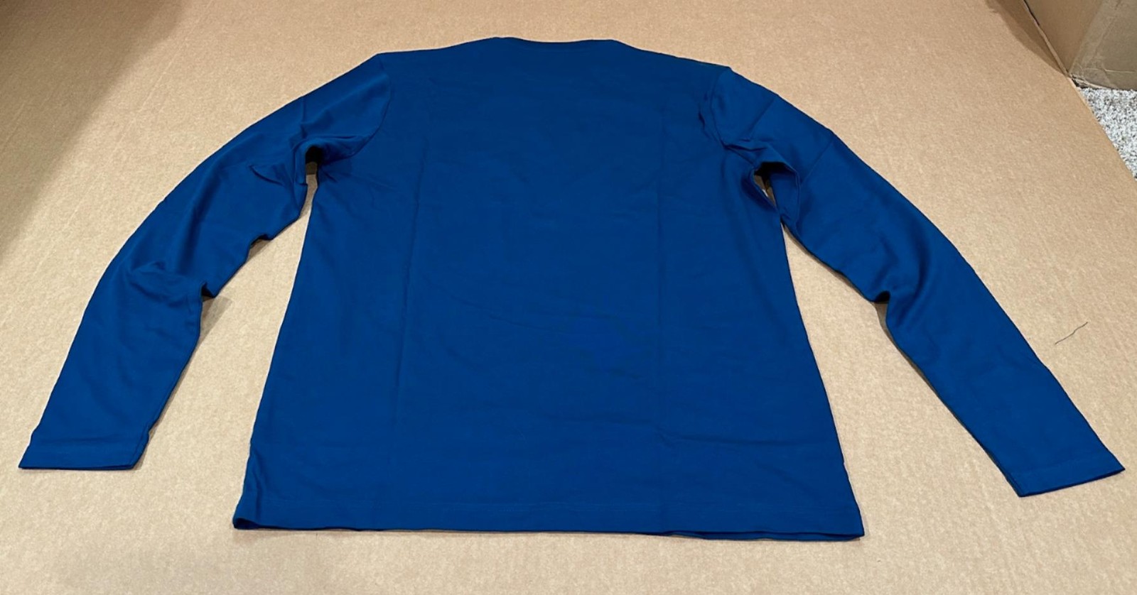 New Authentic Apple Unisex Long Sleeve T Shirt in Blue Store Employee Uniform gallery