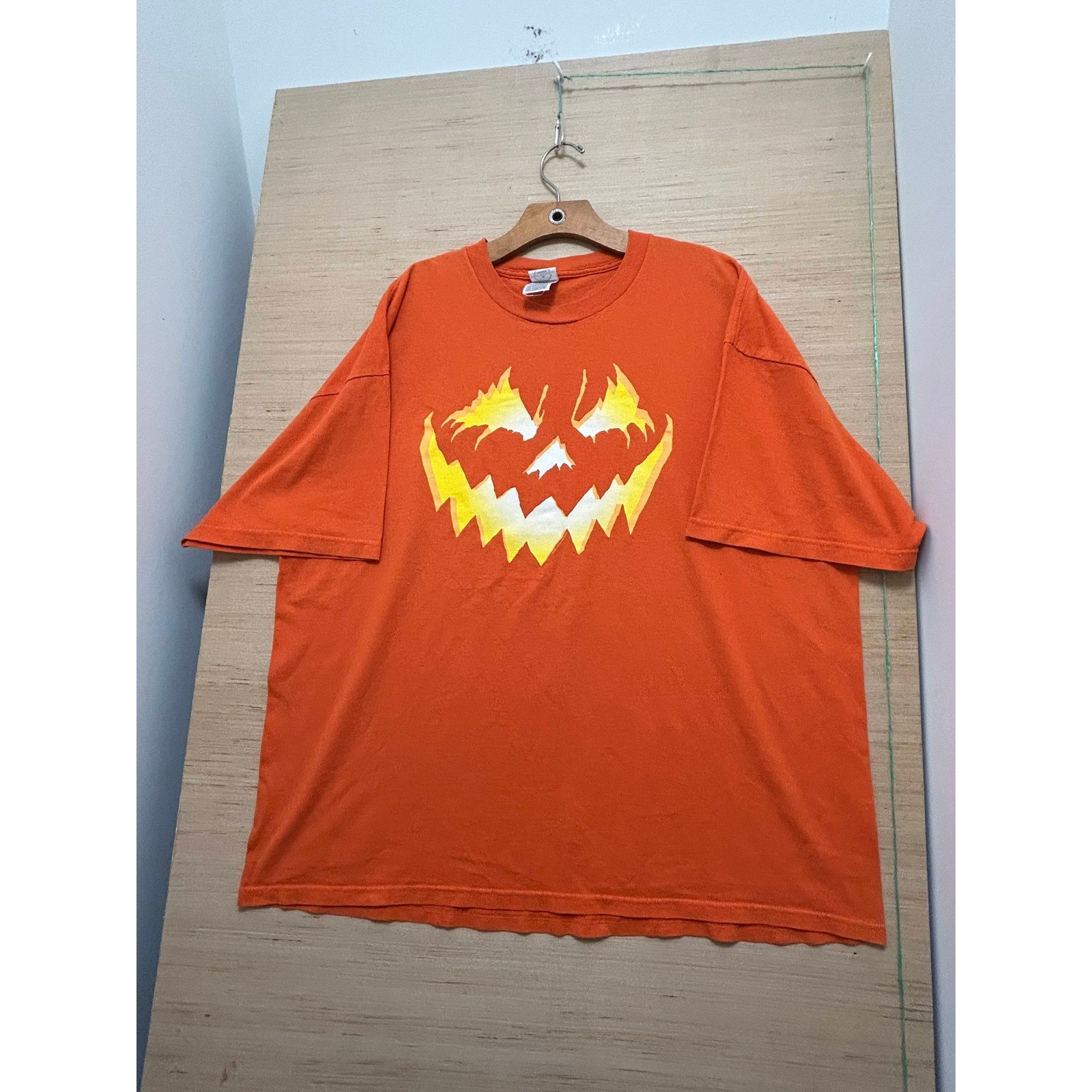 Vintage Delta Pro Weight 2XL Orange Halloween Pumpkin Face Graphic T-Shirt