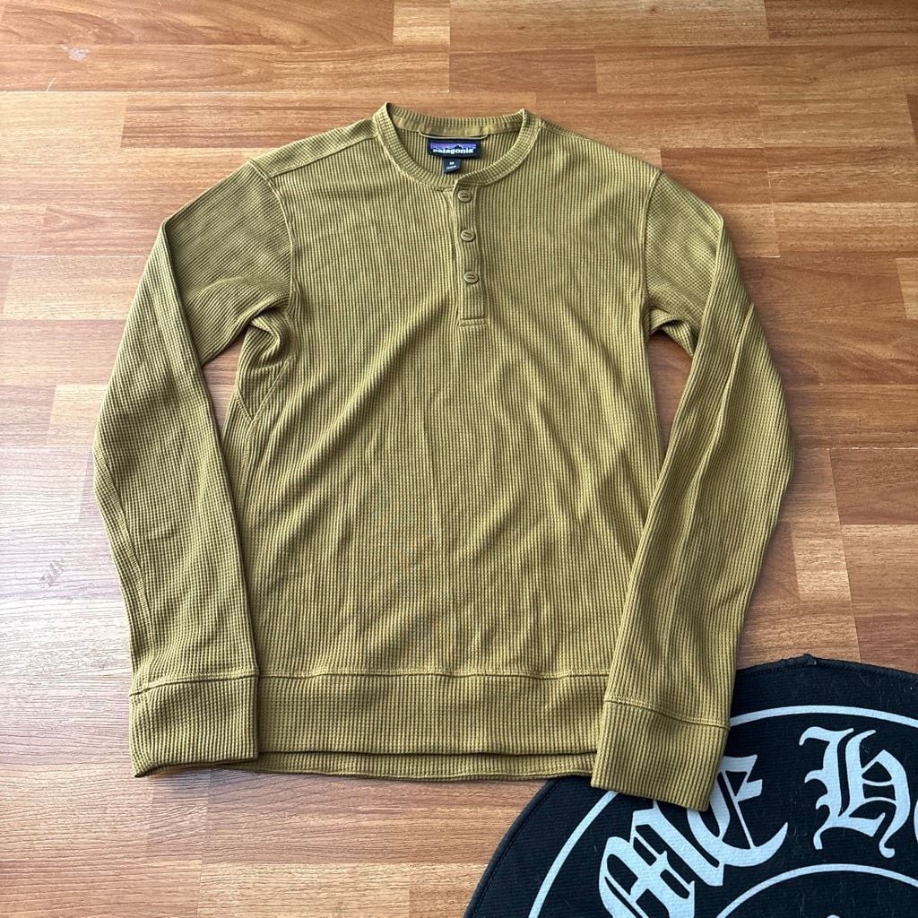 Patagonia Men's Long-Sleeve Waffle Henley Thermal Shirt gallery