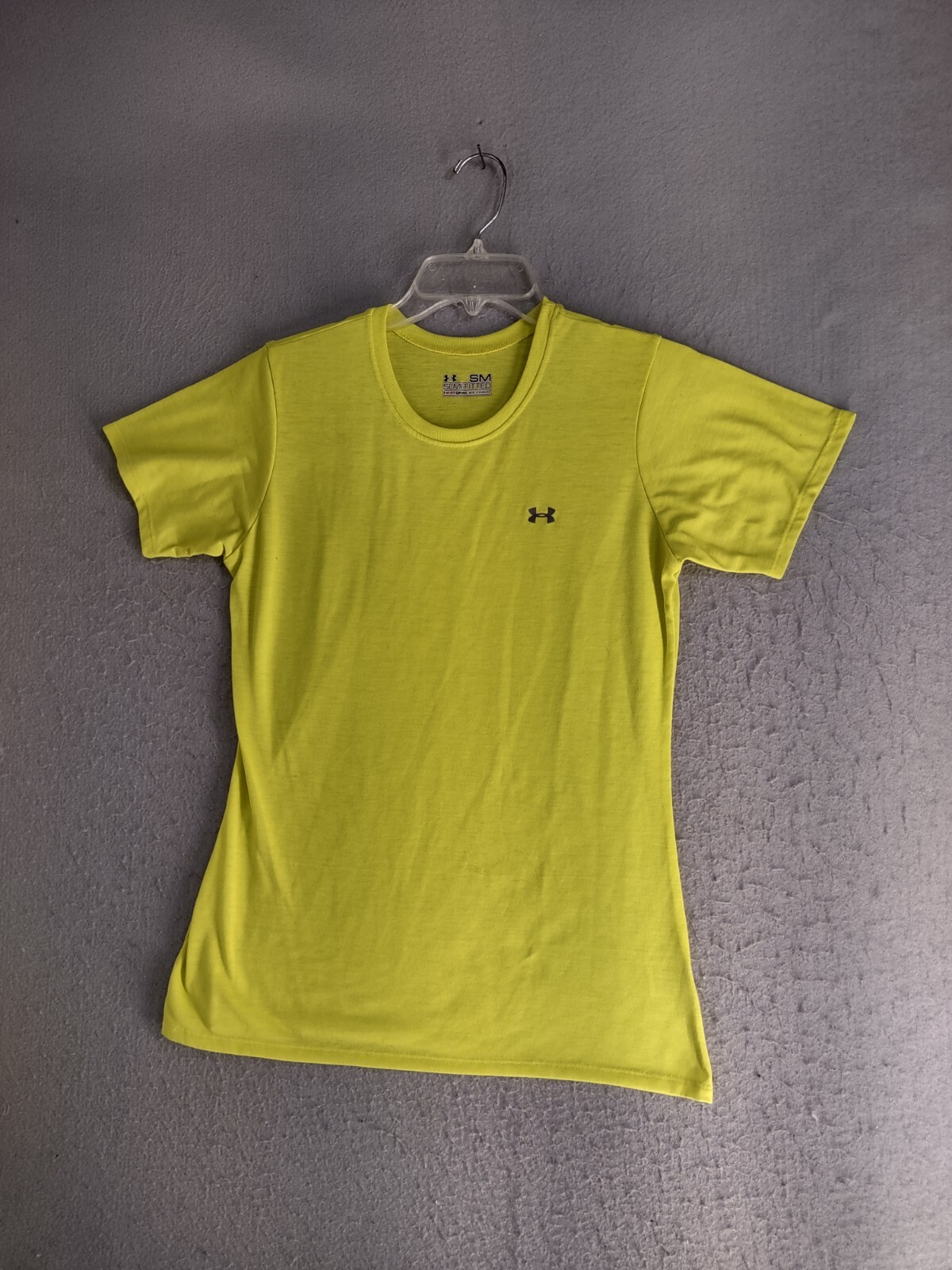 Under Armour Mens Shirt Small Yellow Semi Fitted Heat Gear Solid Logo Pullover gallery