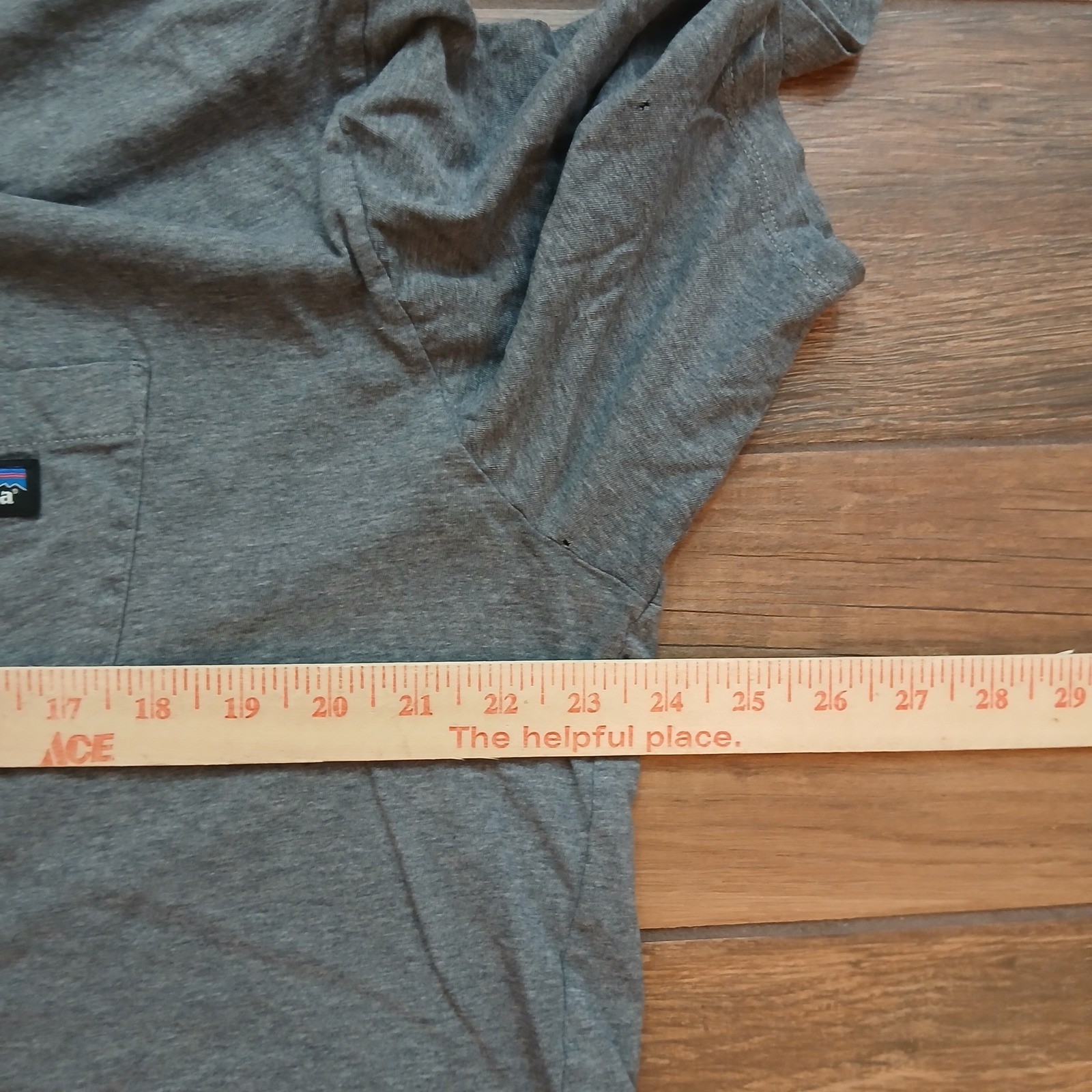 Patagonia Pocket T-Shirt Mens Extra Large Gray Organic Cotton Short Sleeve 53255 gallery
