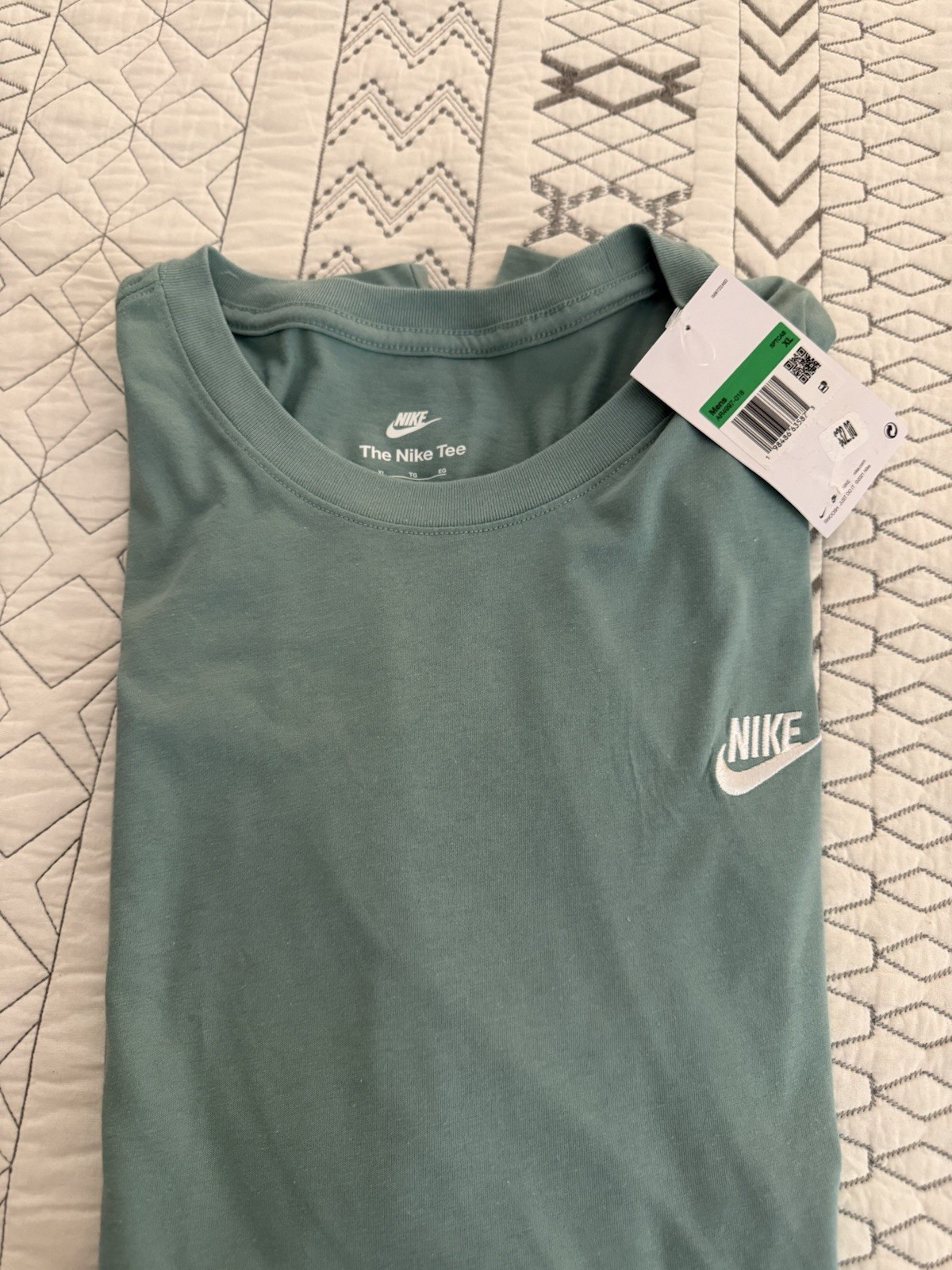 Nike The Nike Tee Men's XL purple & Green Graphic Logo Cotton Knit Crew T-Shirts gallery