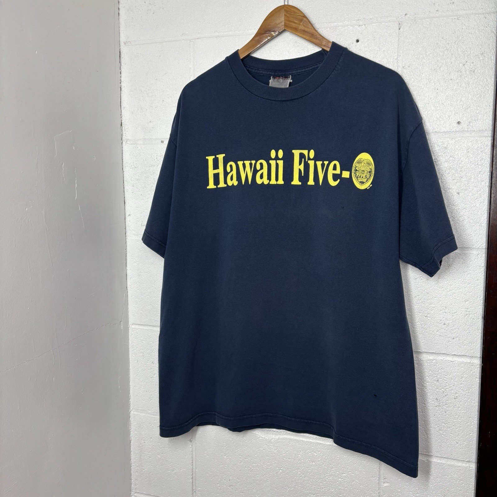 Vintage Y2K Hawaii Five-O Promo Tee 2000s TV Promo Faded Navy T-Shirt Size XL