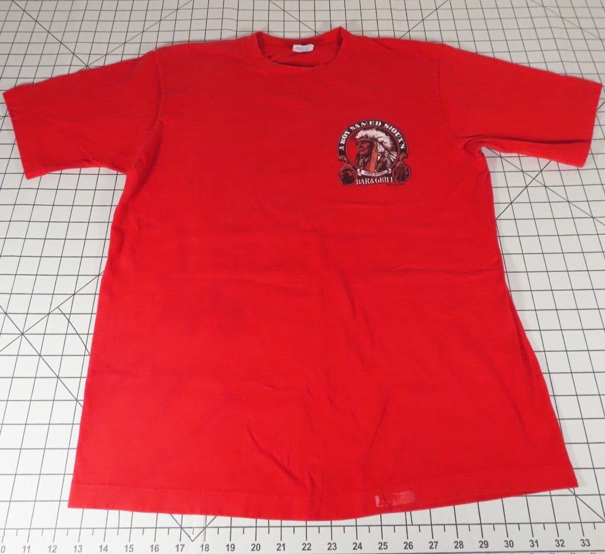 VTG A Boy Named Sioux’s Bar Grill T-Shirt Size L Red Indian *READ*
