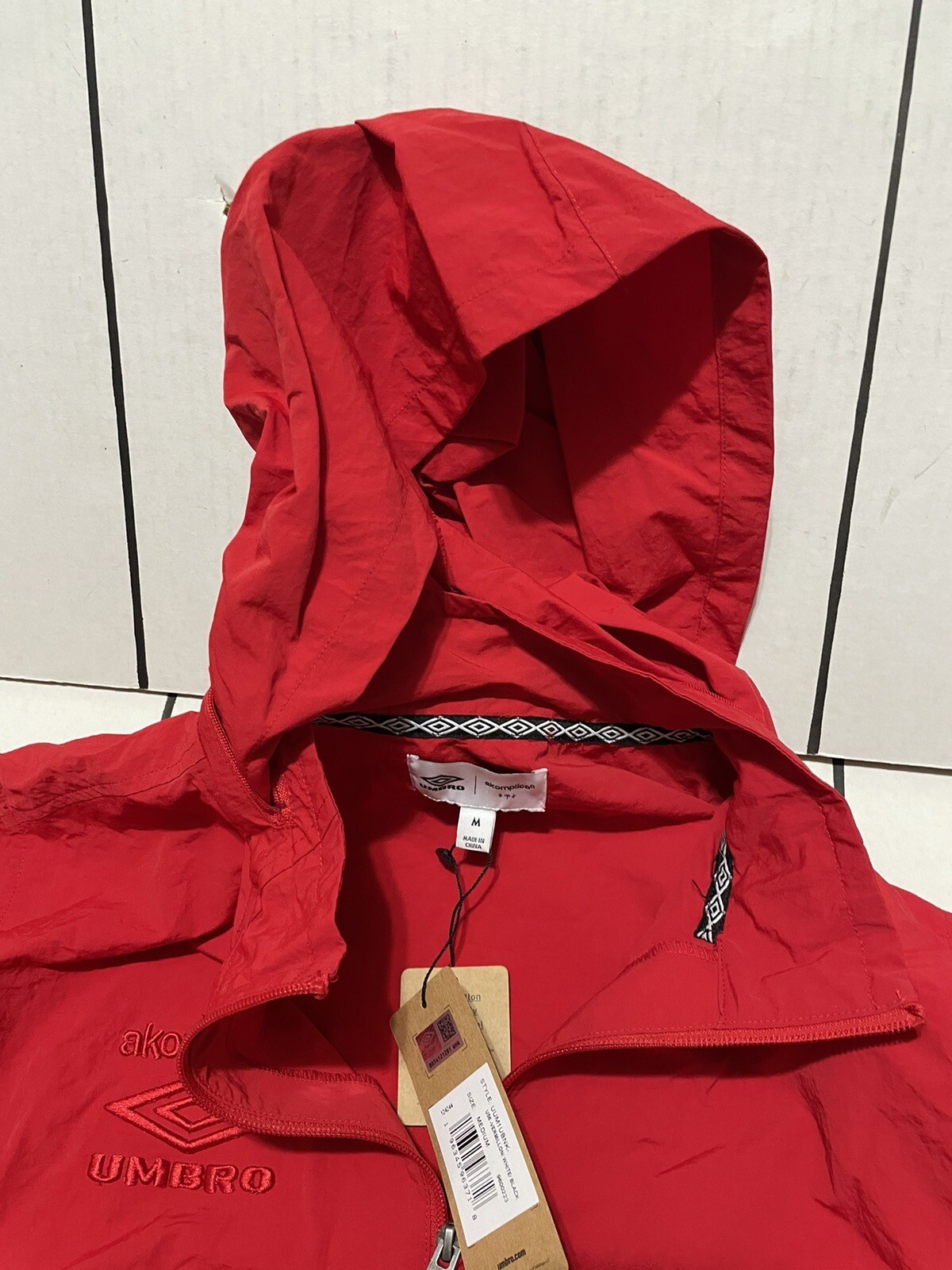 Umbro X Akomplice World Peace Long Sleeve Jacket M Red 1/4 Zip gallery