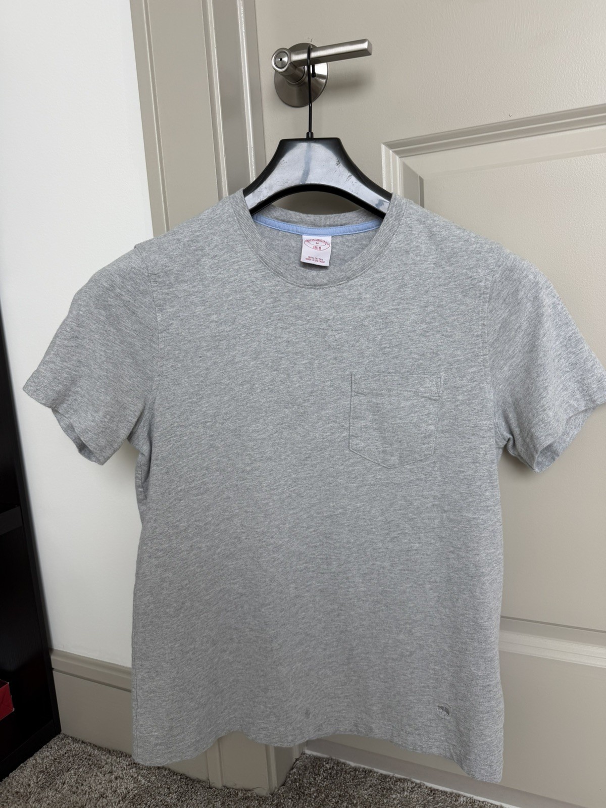Brooks Brothers T Shirt Men’s Size Medium Grey Short Sleeve Logo Casual slim fit gallery