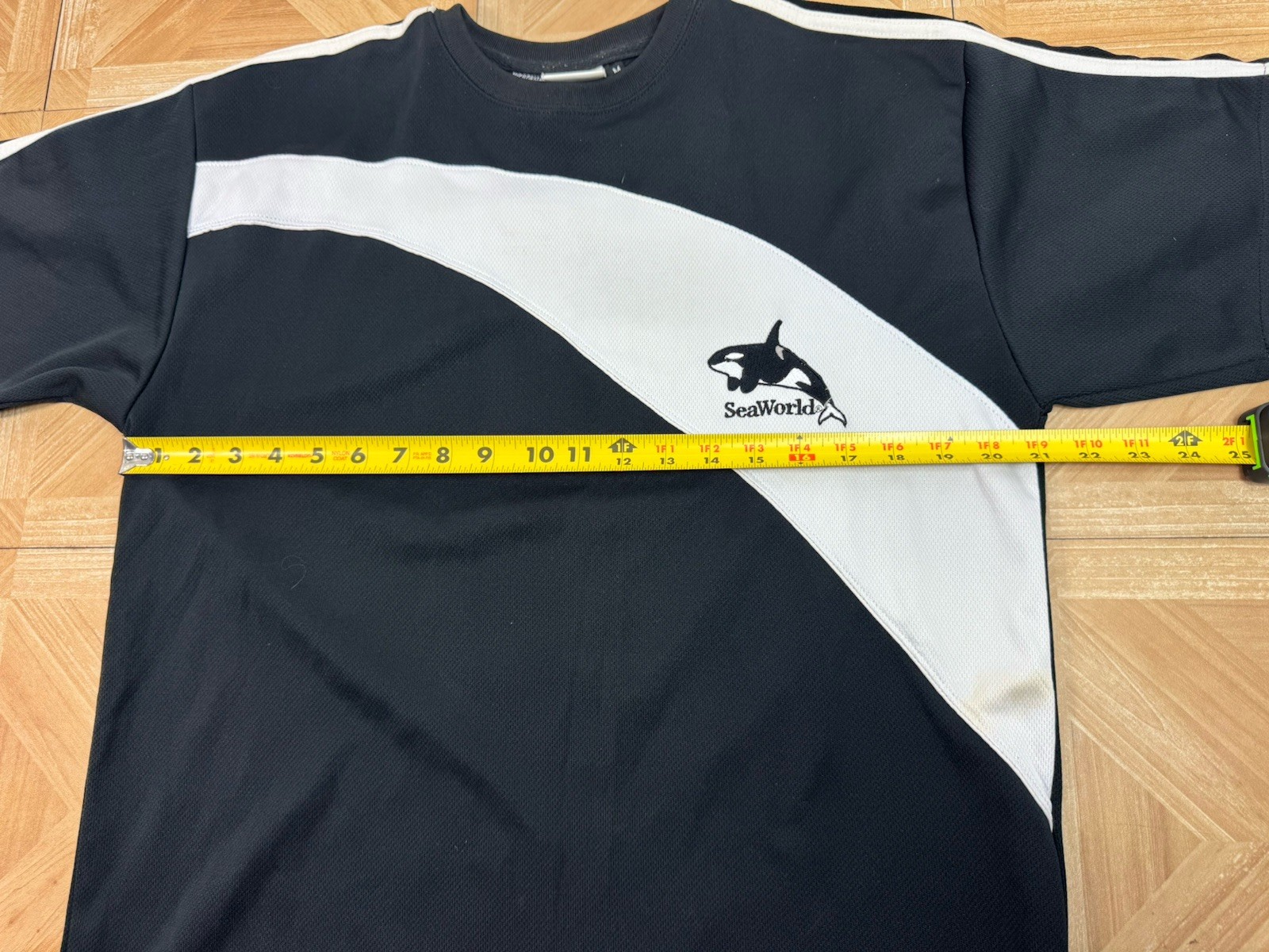 Vintage Sea World T-Shirt Shamu Orca Whale Black White Mens Medium gallery