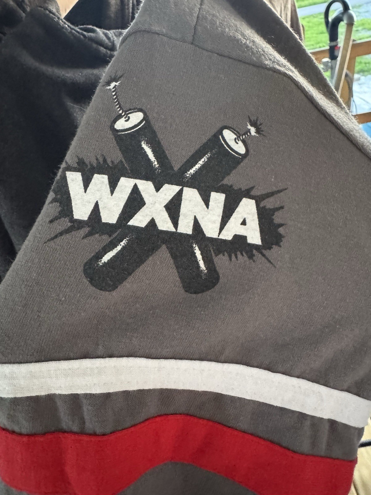 Augusta Sportswear WXNA 101.5 FM Nashville Radio Gray Ringer V-Neck Men's XL gallery