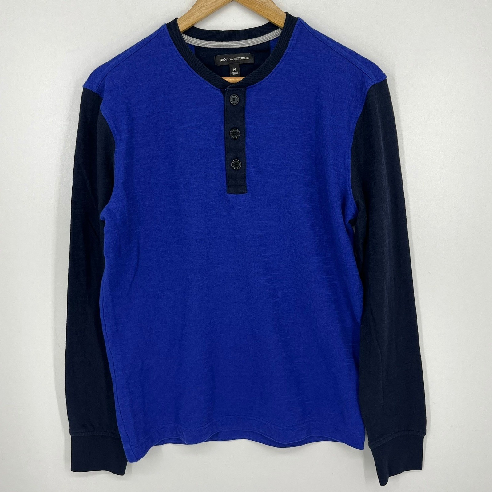 Banana Republic Mens Henley Shirt Colorblock Blue Navy Long Sleeve Cotton Size M gallery