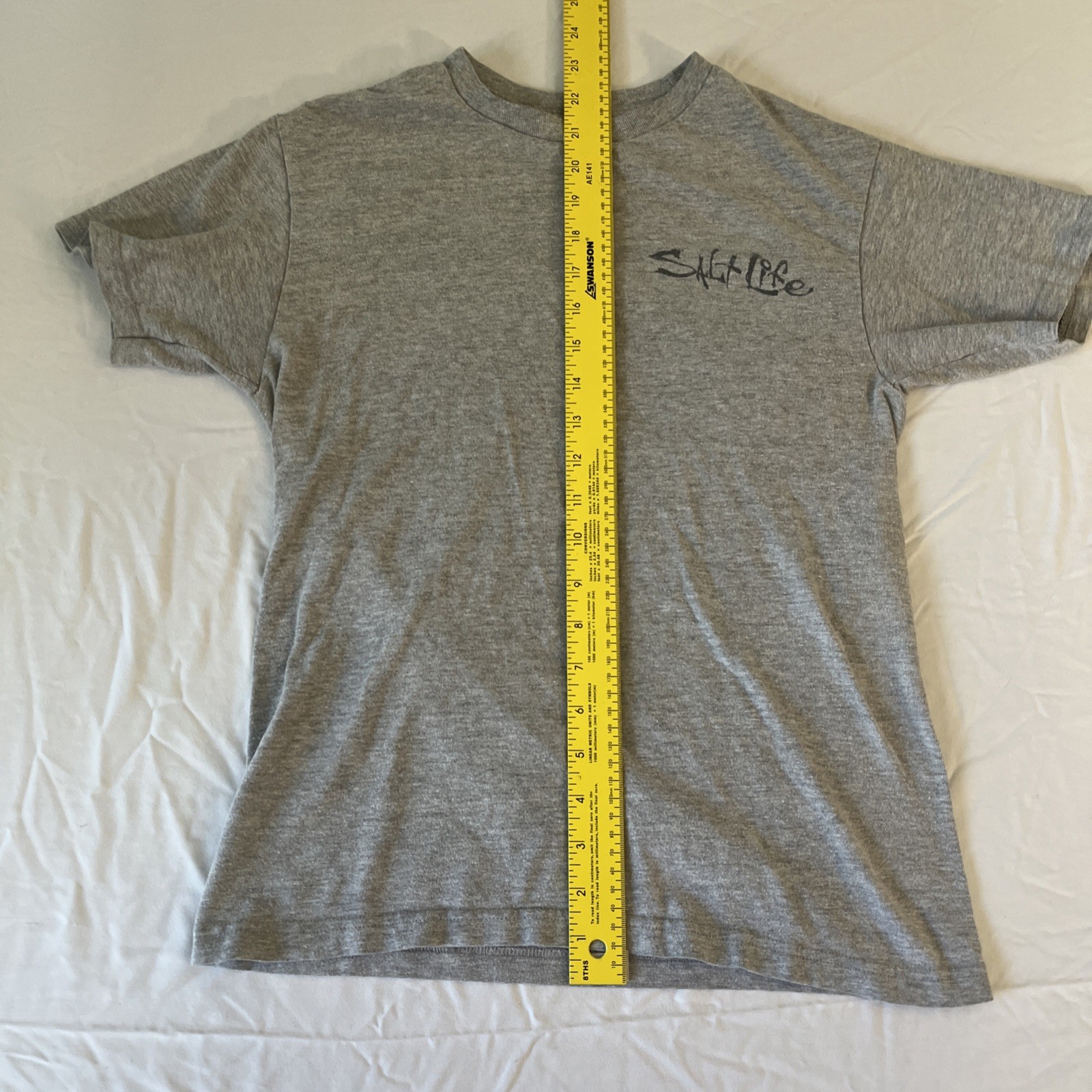 Men's Short Sleeve Gray Salt Life T-Shirt Diving Flag And Skull Size Small gallery