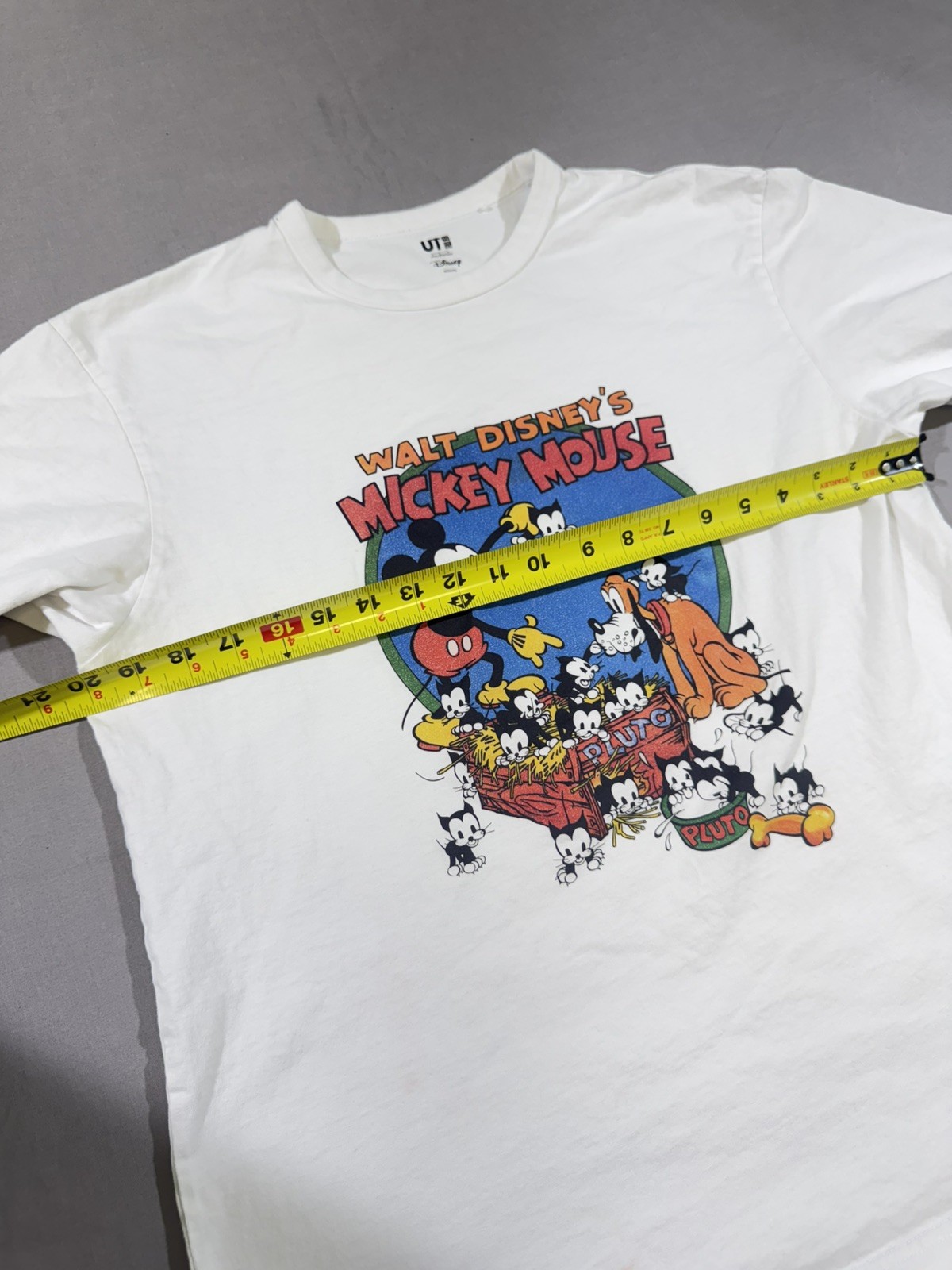 Uniqlo X Disney Retro Style Mickey Mouse T-Shirt Men’s Large gallery