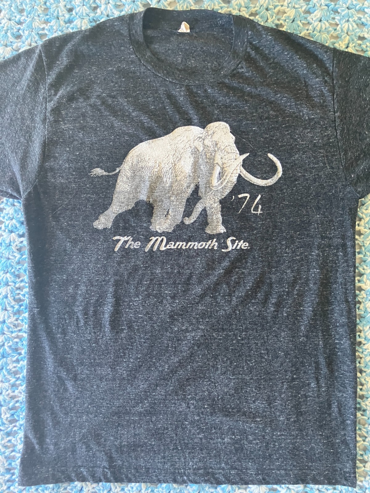 1974 The Mammoth Site South Dakota T Shirt Size M / L Polycotton Blend gallery
