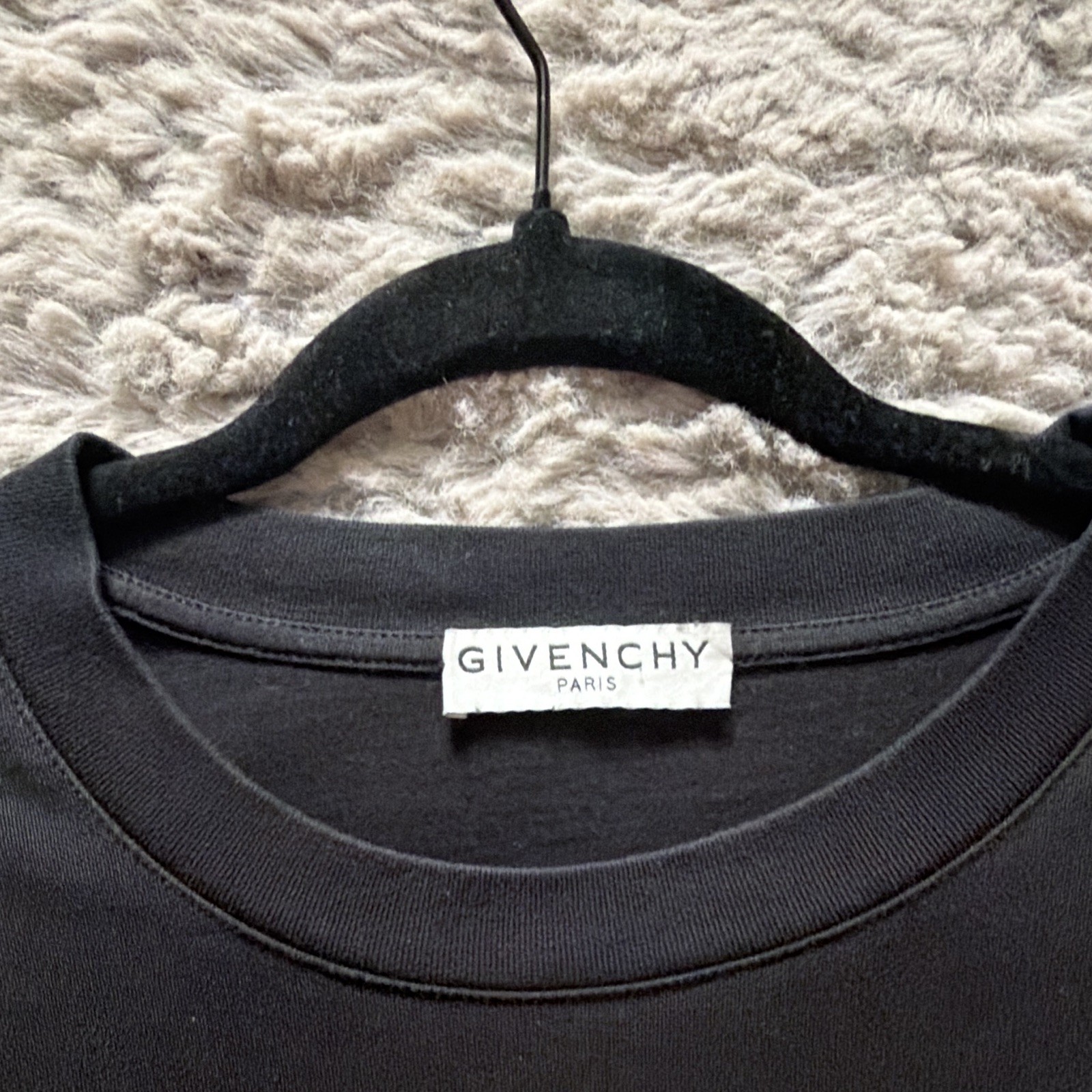 Givenchy Men's Black XL Cotton Jersey Crew Neck Spirit Logo Graphic T-Shirt gallery