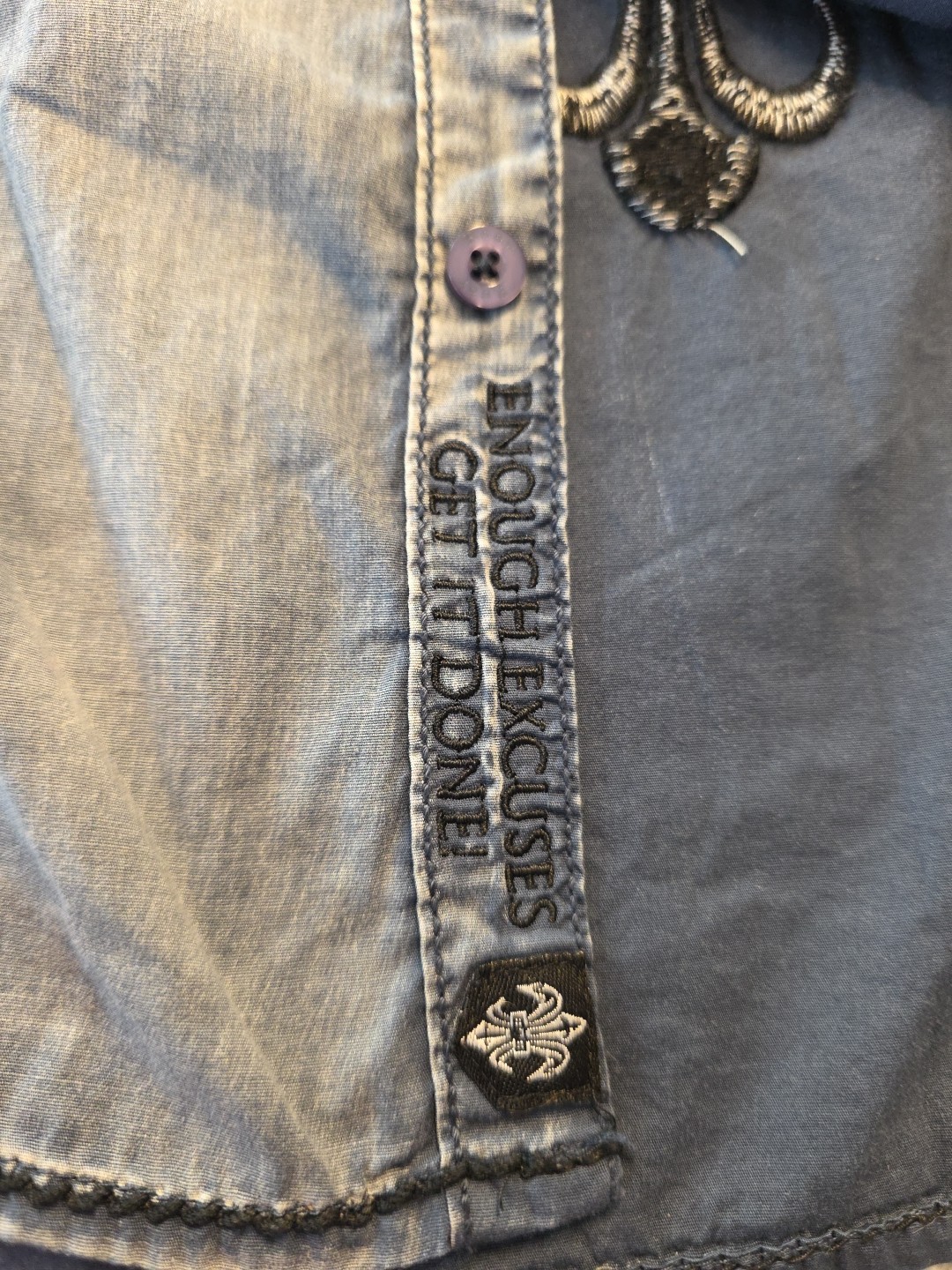 Nwot ROAR Buckle Mens L Signature Short Sleeve Button Down Shirt Embroidered O80 gallery