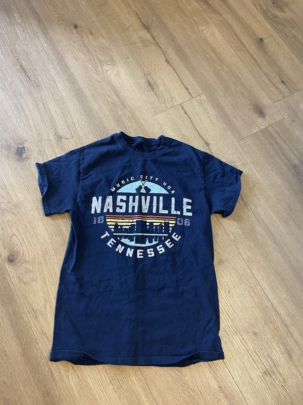 Men’s Nashville T Shirt Size XS