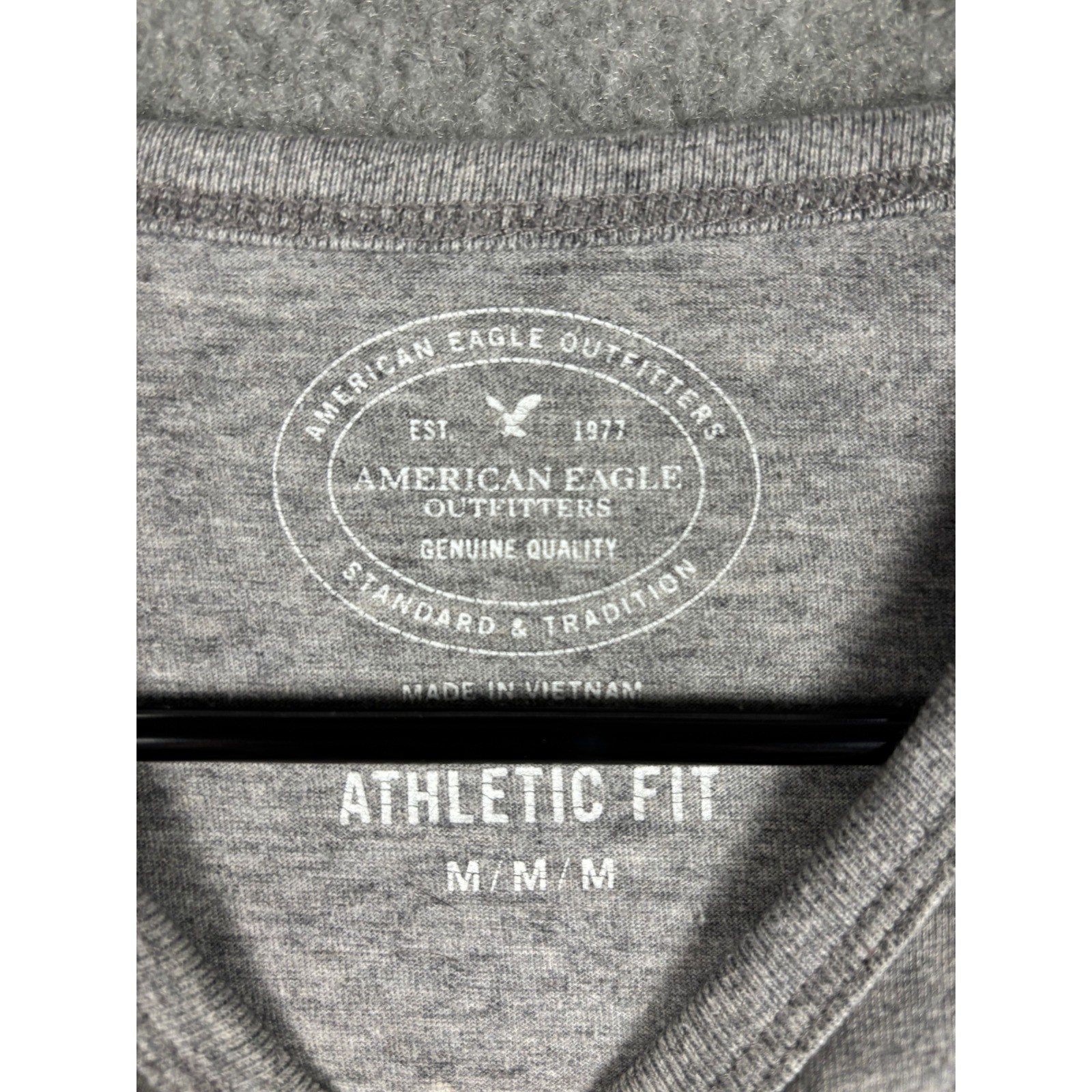 American Eagle Athletic Fit Long Sleeve Eagle Logo Tee Size M Grey Heather gallery