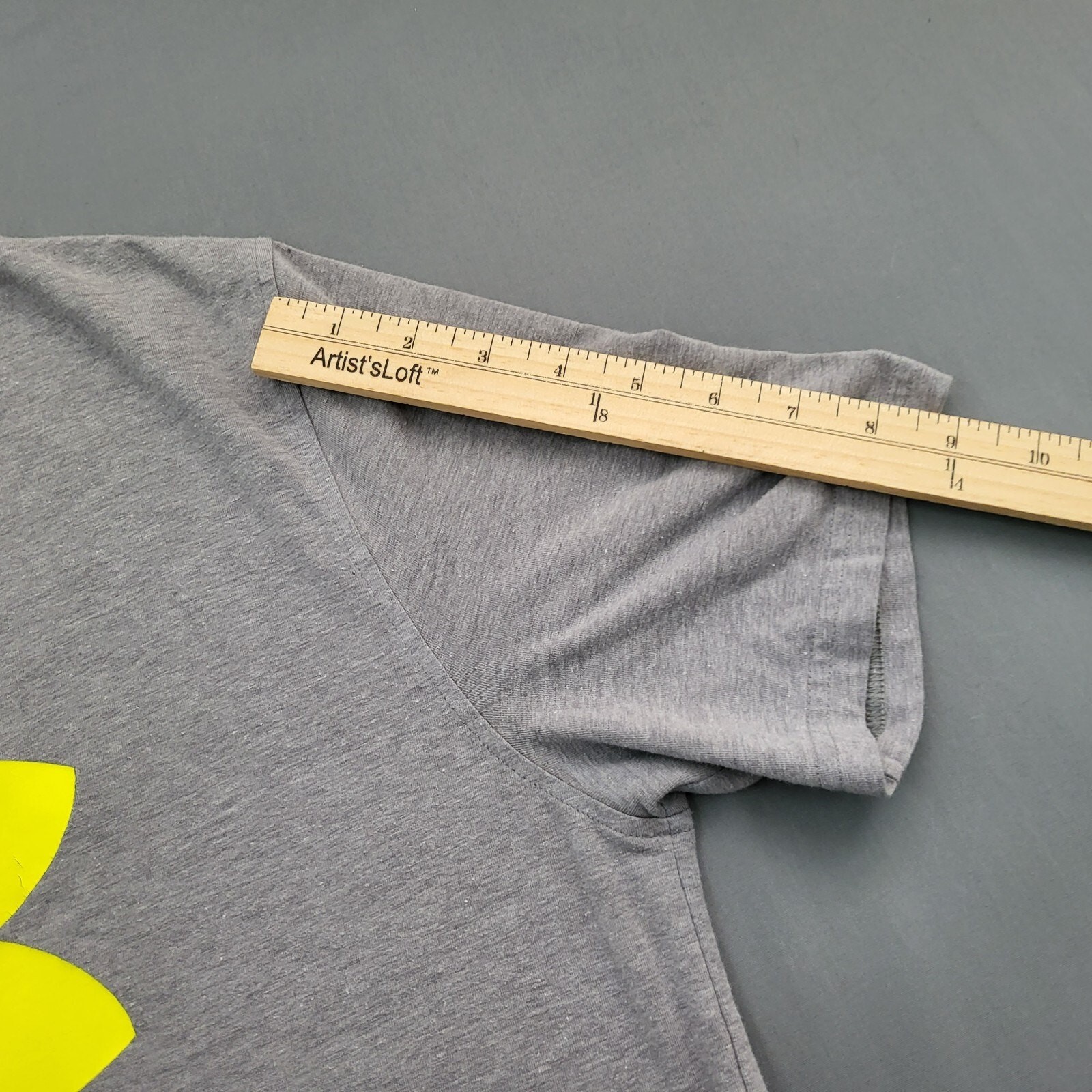 Under Armour Shirt Mens Small S Short Sleeve Spell Out Loose Heat Gear Gray * gallery