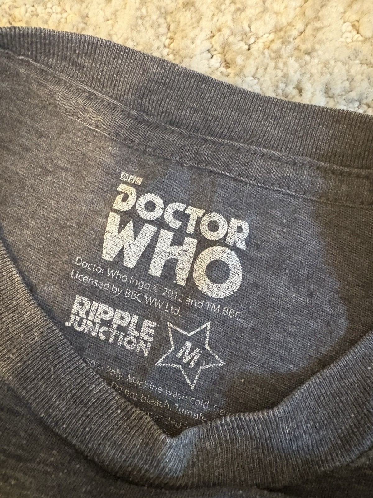 Ripple Junction Doctor Who TARDIS Logo Gray Graphic Crew Neck Short Sleeve Tee M gallery