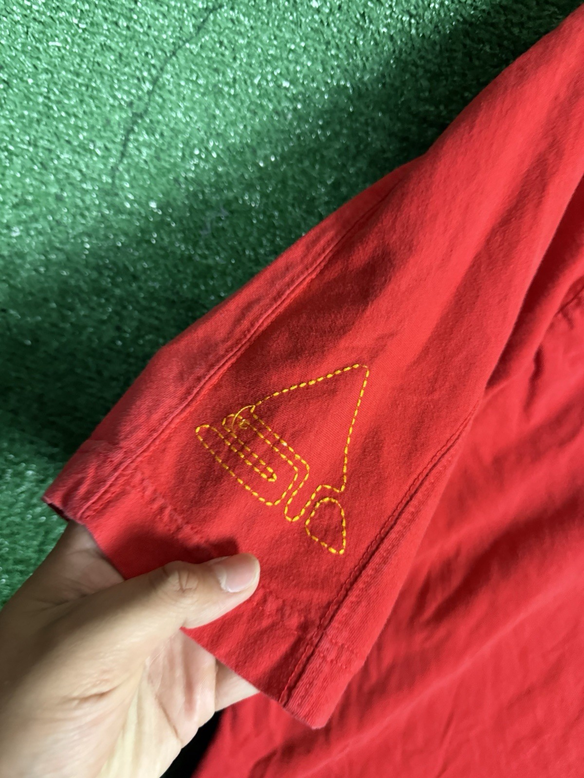 VTG Levis Silver tab 47 Top Drawer Clothing T Shirt Adult L Red Chinese Letter gallery