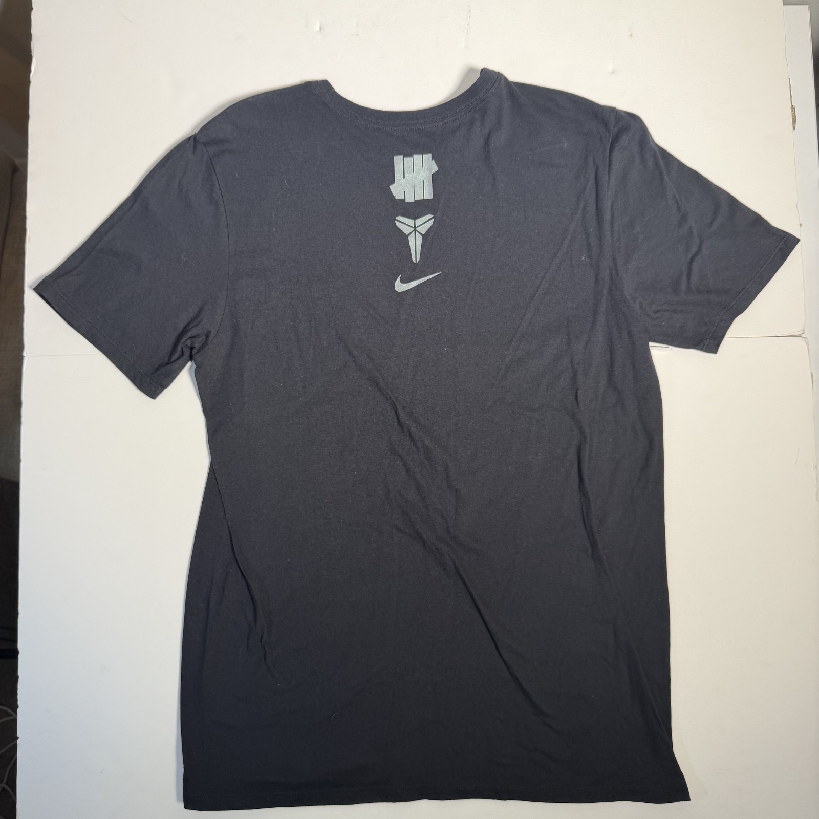 Nike Kobe Bryant Undefeated Mamba Day T-Shirt Black Size Medium gallery