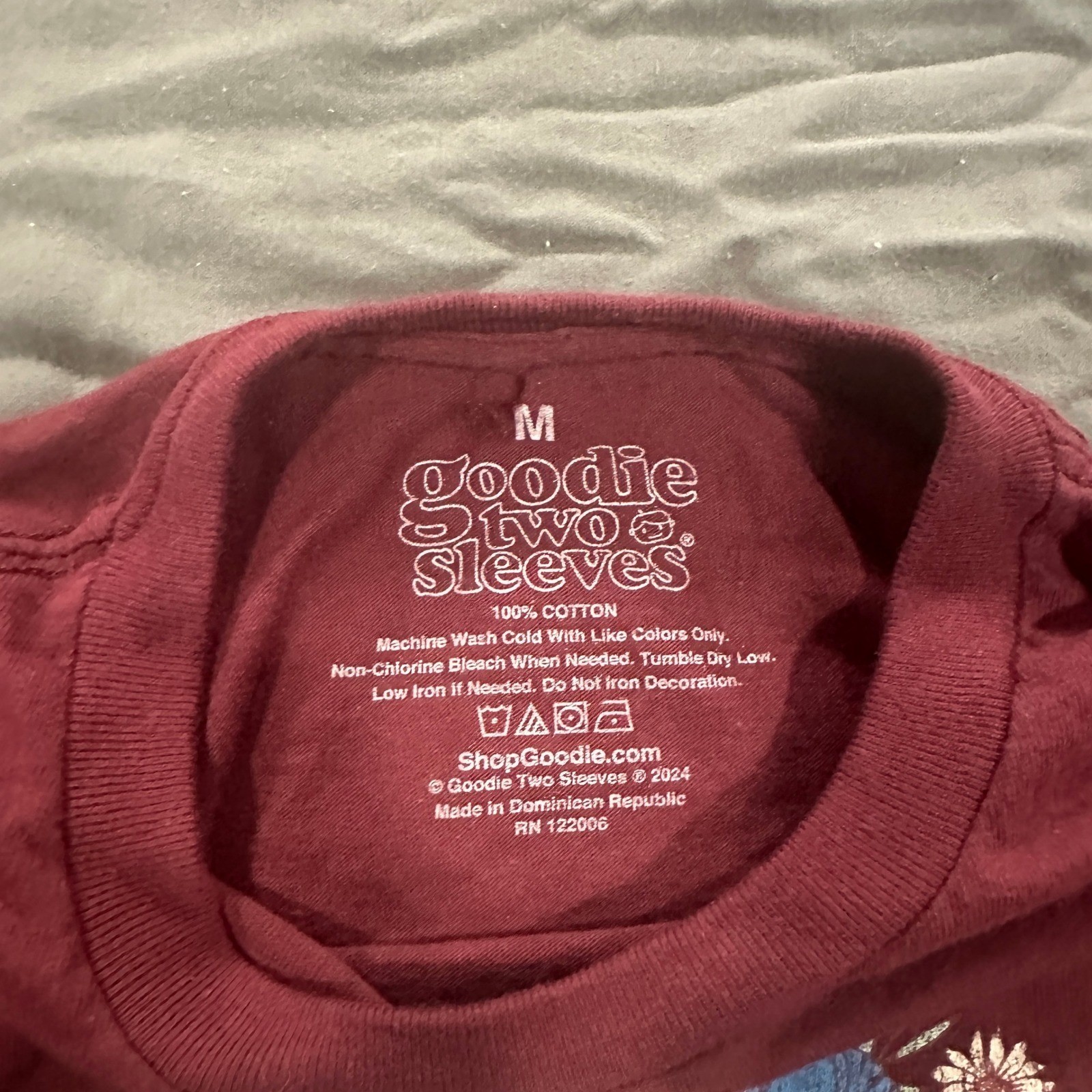 Goodie Two Sleeves Positive Energy Graphic T-Shirt Maroon Sun Flowers Mens M gallery