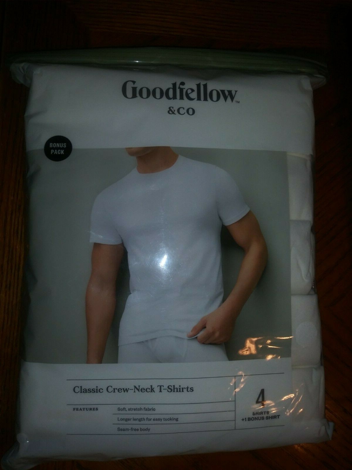 Goodiellow & Co Size M (38-40) Mens/Juniors 4 Pack Classic Crew Neck T-Shirts