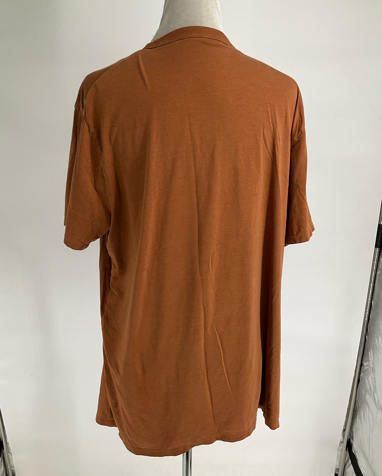 Lululemon Heather Burnt Orange T-Shirt Size L gallery