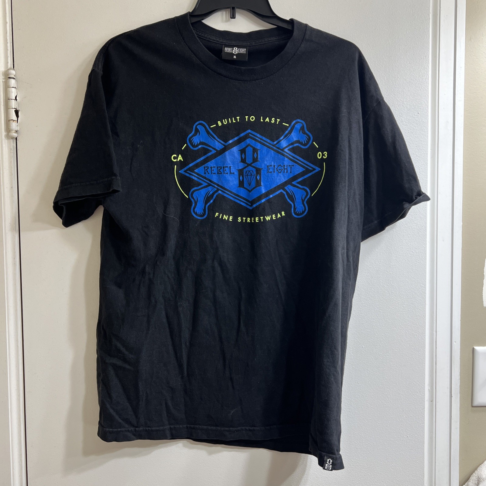 Rebel 8 Eight Graphic T Shirt Men’s XL Short Sleeve Front Graphic Rebel8