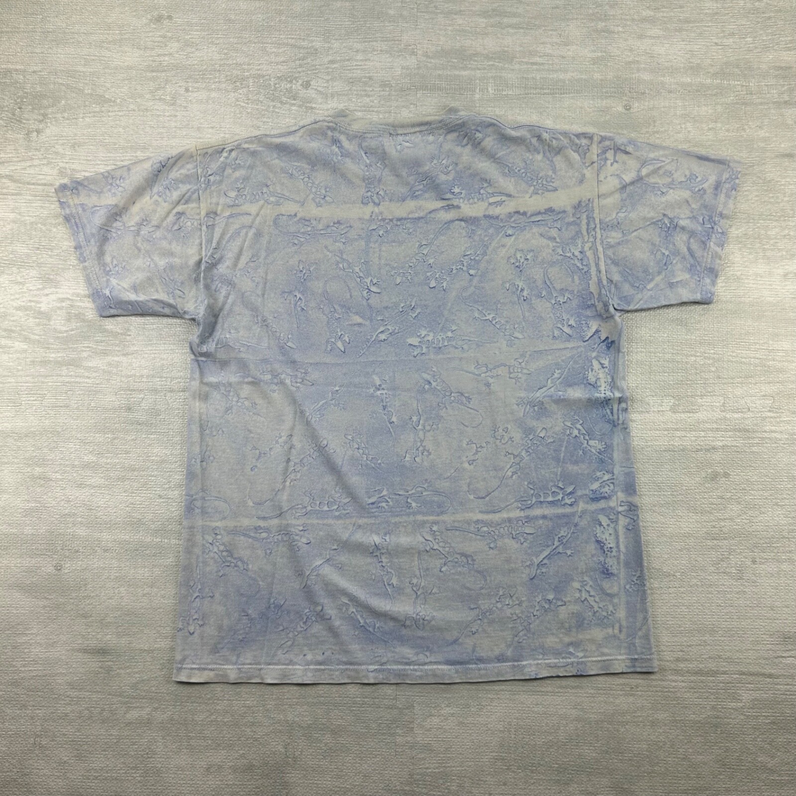 Vintage 90s Maui Hawaii Shirt Size Large Blue Lizard All Over Print gallery