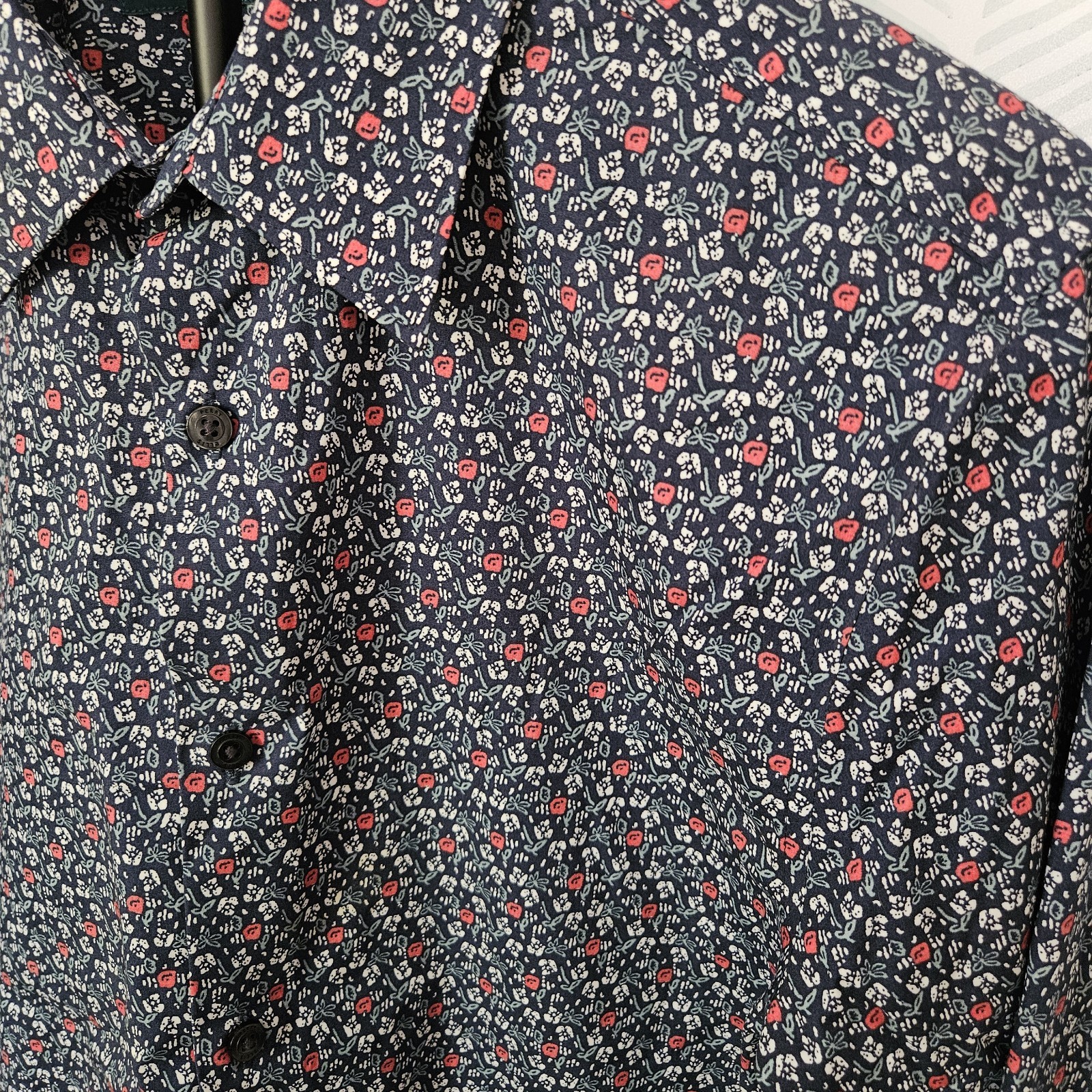 Perry Ellis Men's SMALL Buttom Up Shirt Long Sleeve Navy/Flowers 100% Cotton gallery