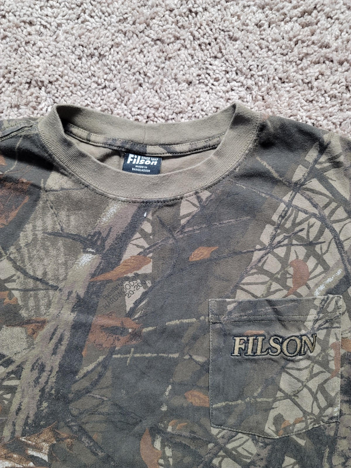 Genuine Filson Mens L Camo Short Sleeve Shirt Realtree Hardwoods Outdoor Hunting gallery