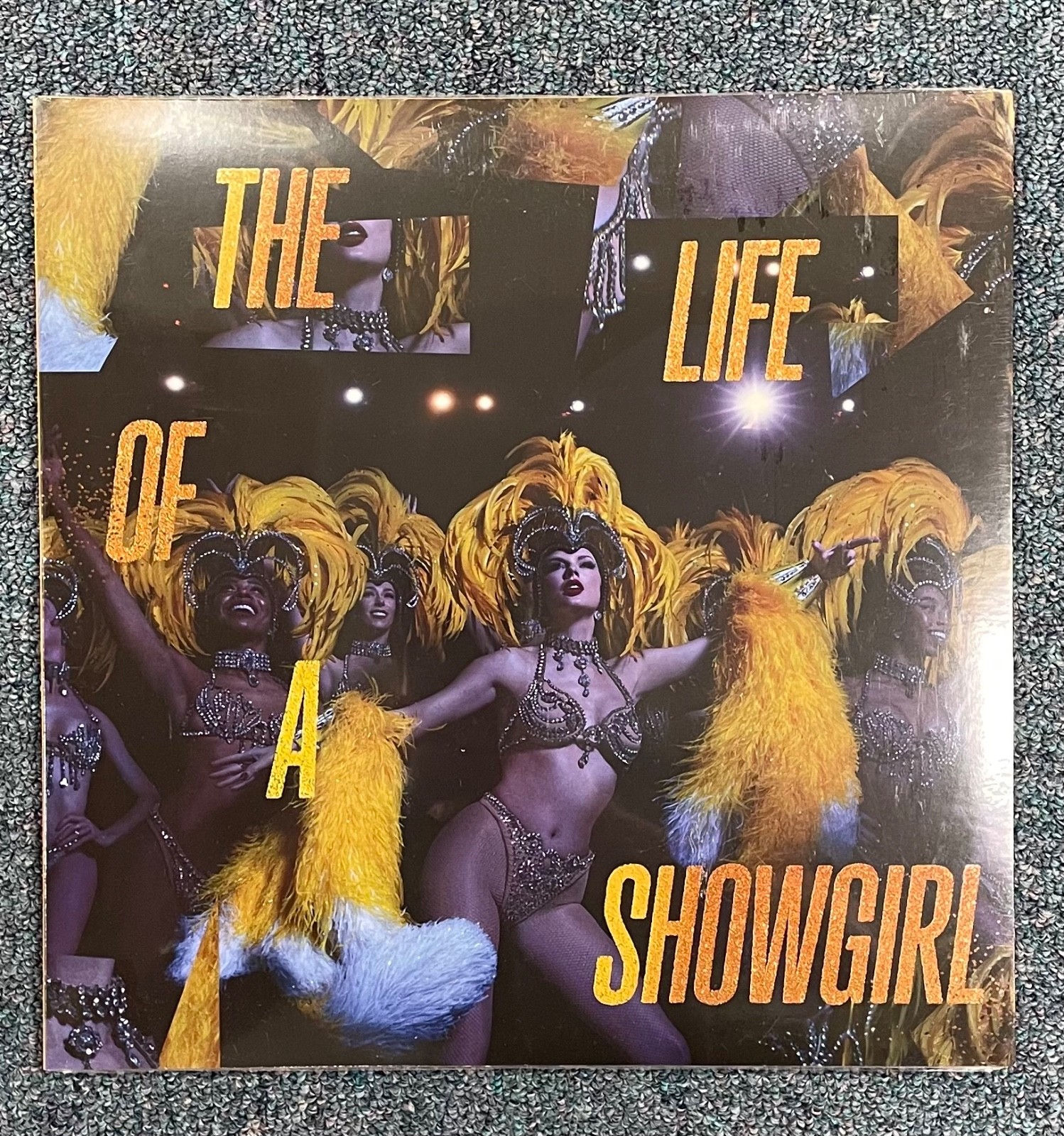 NEW The Life of a Showgirl Baby That’s Show Business Lovely Bouquet Golden Vinyl