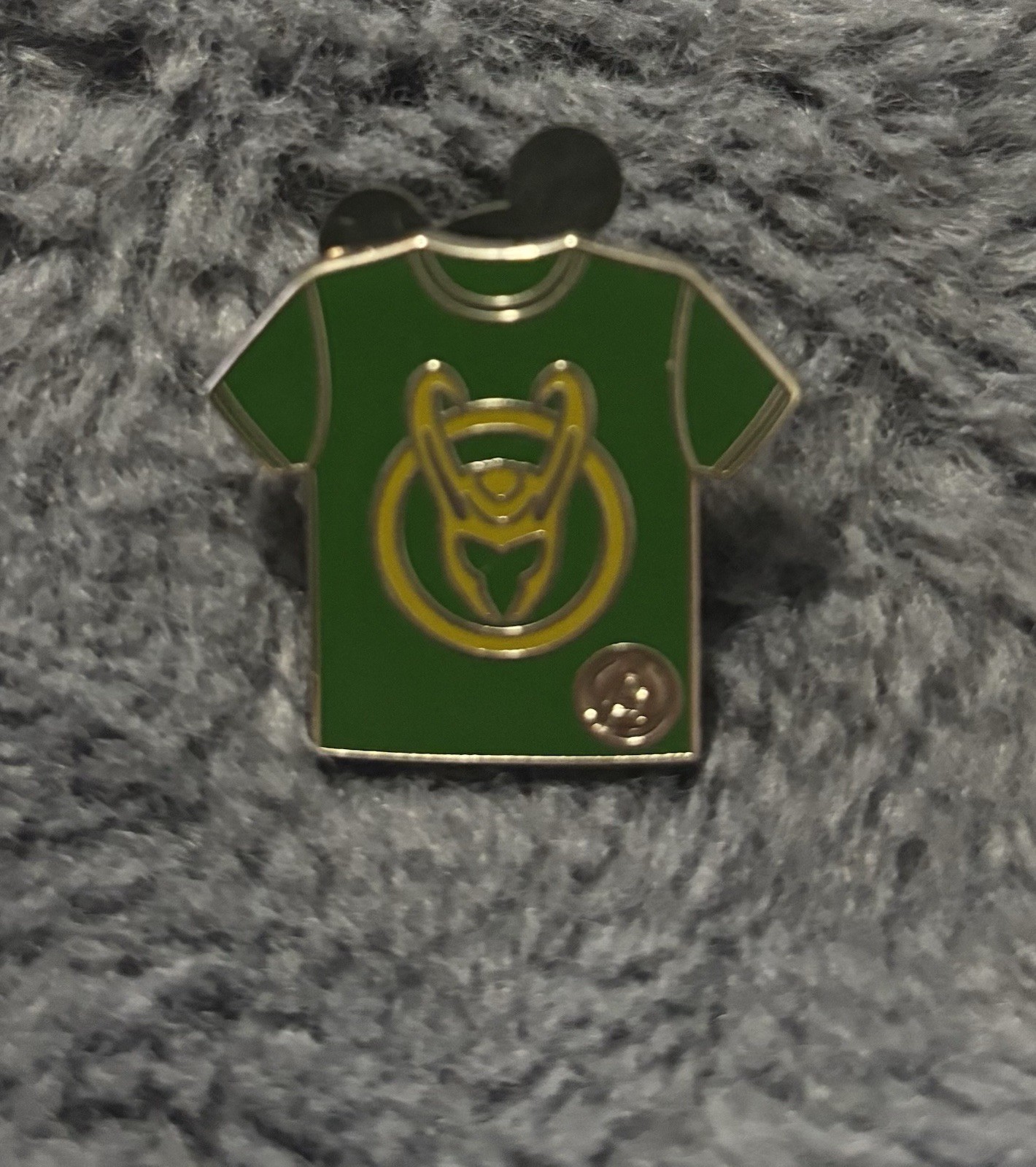 DLR 2024 Hidden Mickey Marvel T-Shirt Loki Disney Pin (C0)