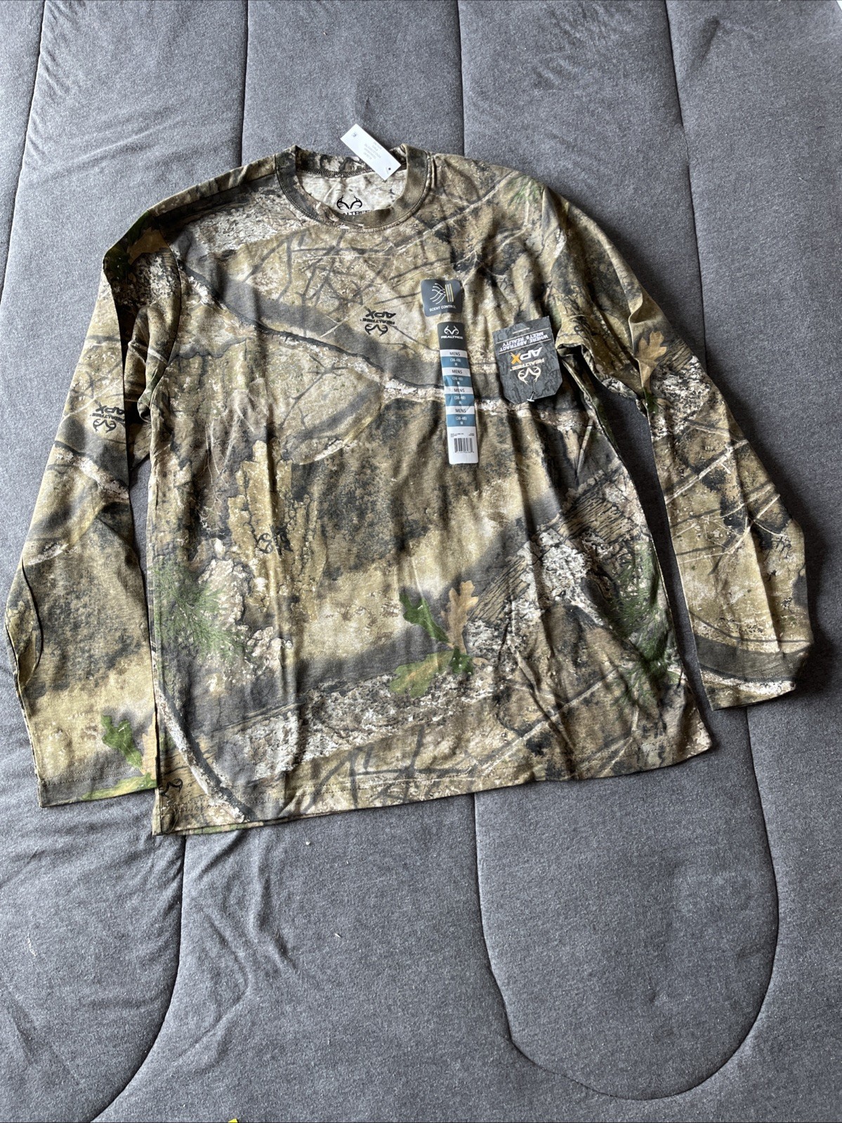 REALTREE APX SCENT CONTROL HUNTING CAMO LONG SLEEVE MEN'S T-SHIRT (SIZE - M) gallery