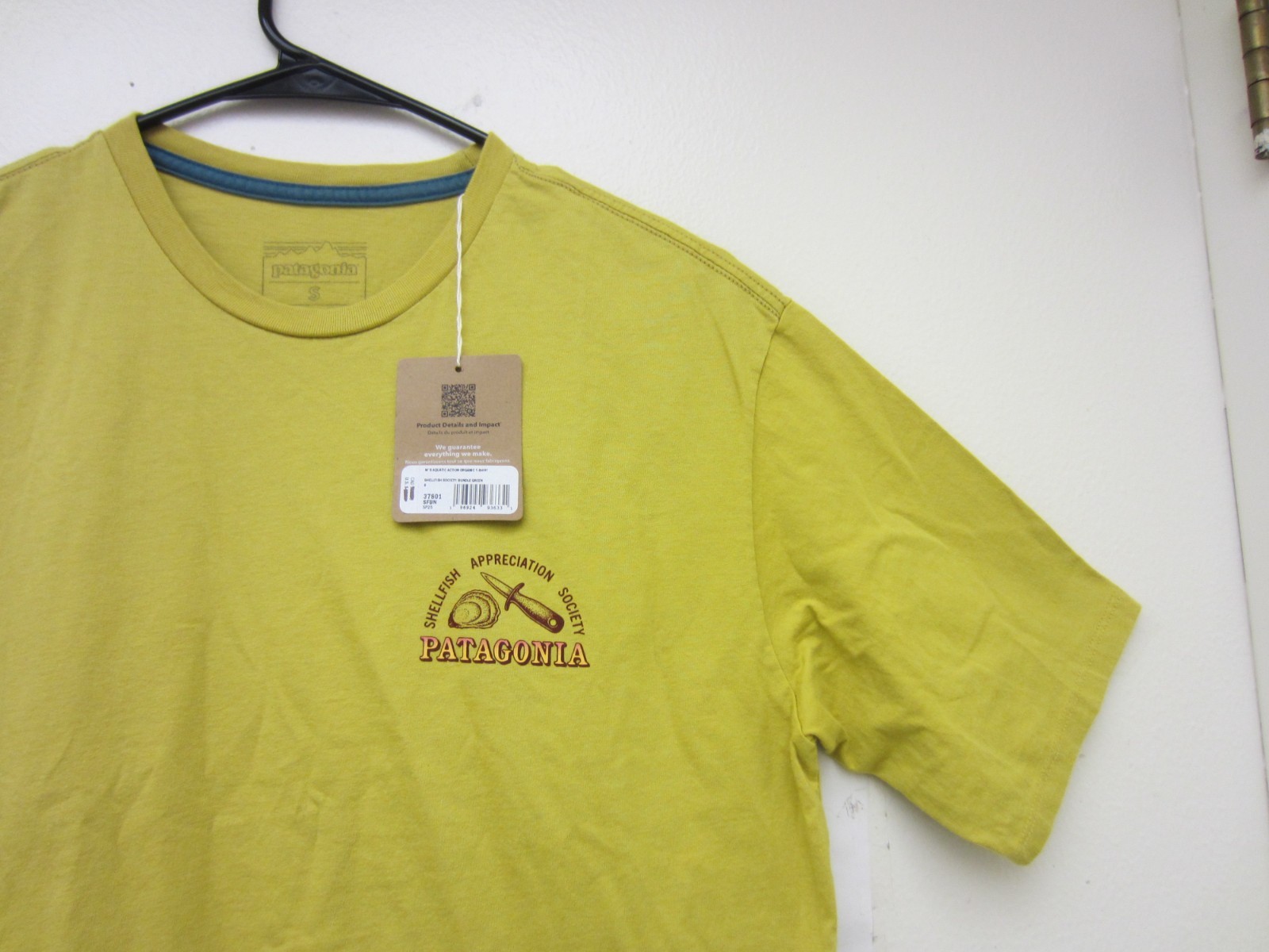New $45 Patagonia 37801 Aquatic Action Organic T-shirt, Shellfish Society, S gallery