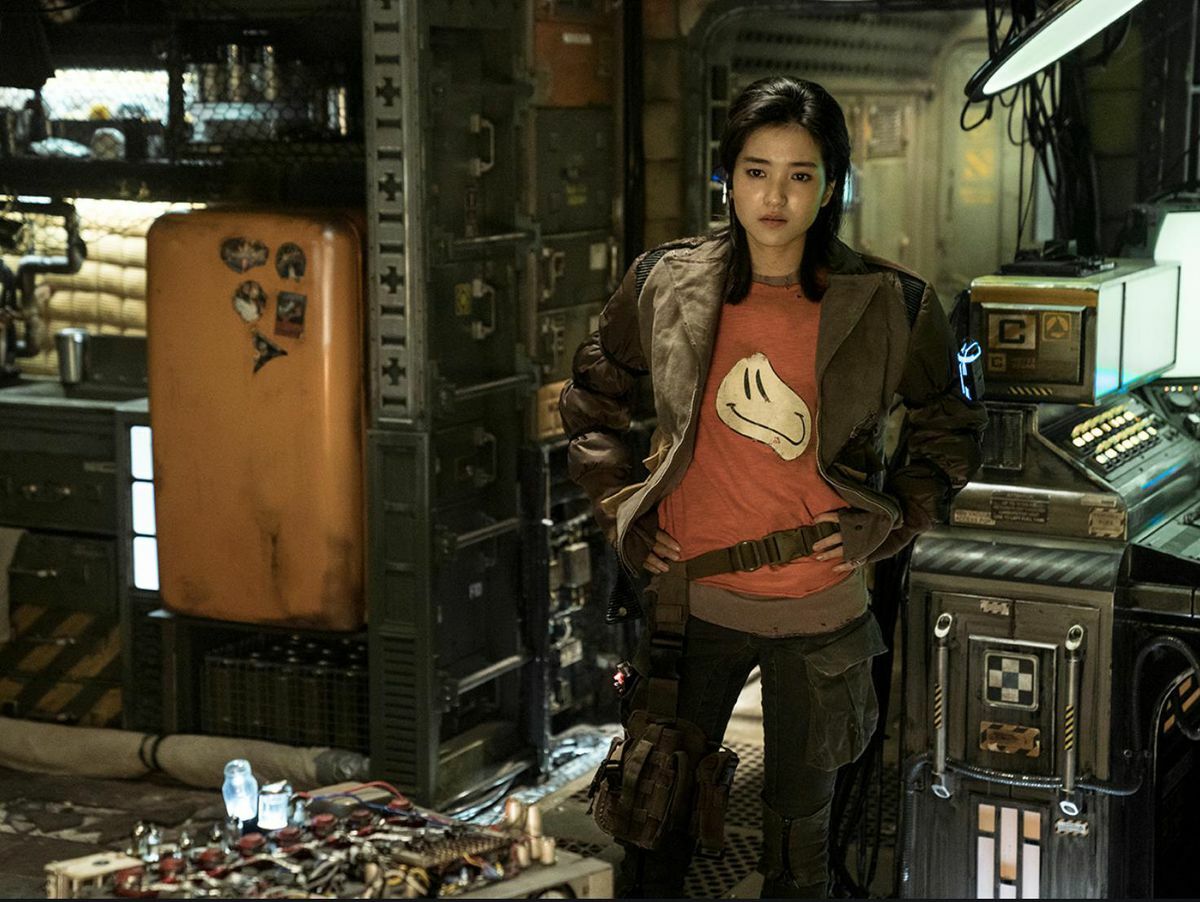 Space Sweepers Captain Jang Unisex T-Shirt gallery