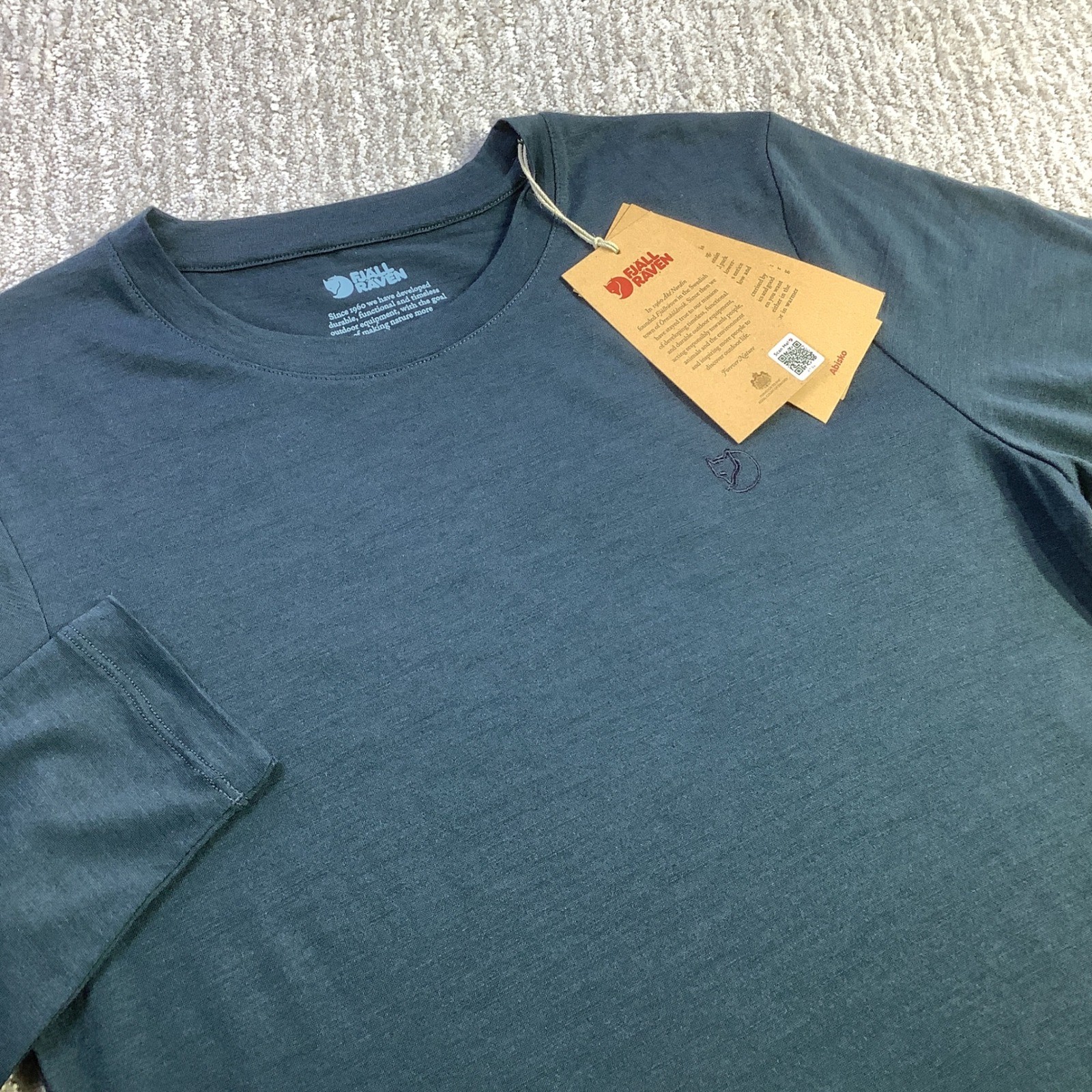 Fjallraven Abisko Wool Mens Dark Navy Long Sleeve Trekking Shirt Size S NWT gallery