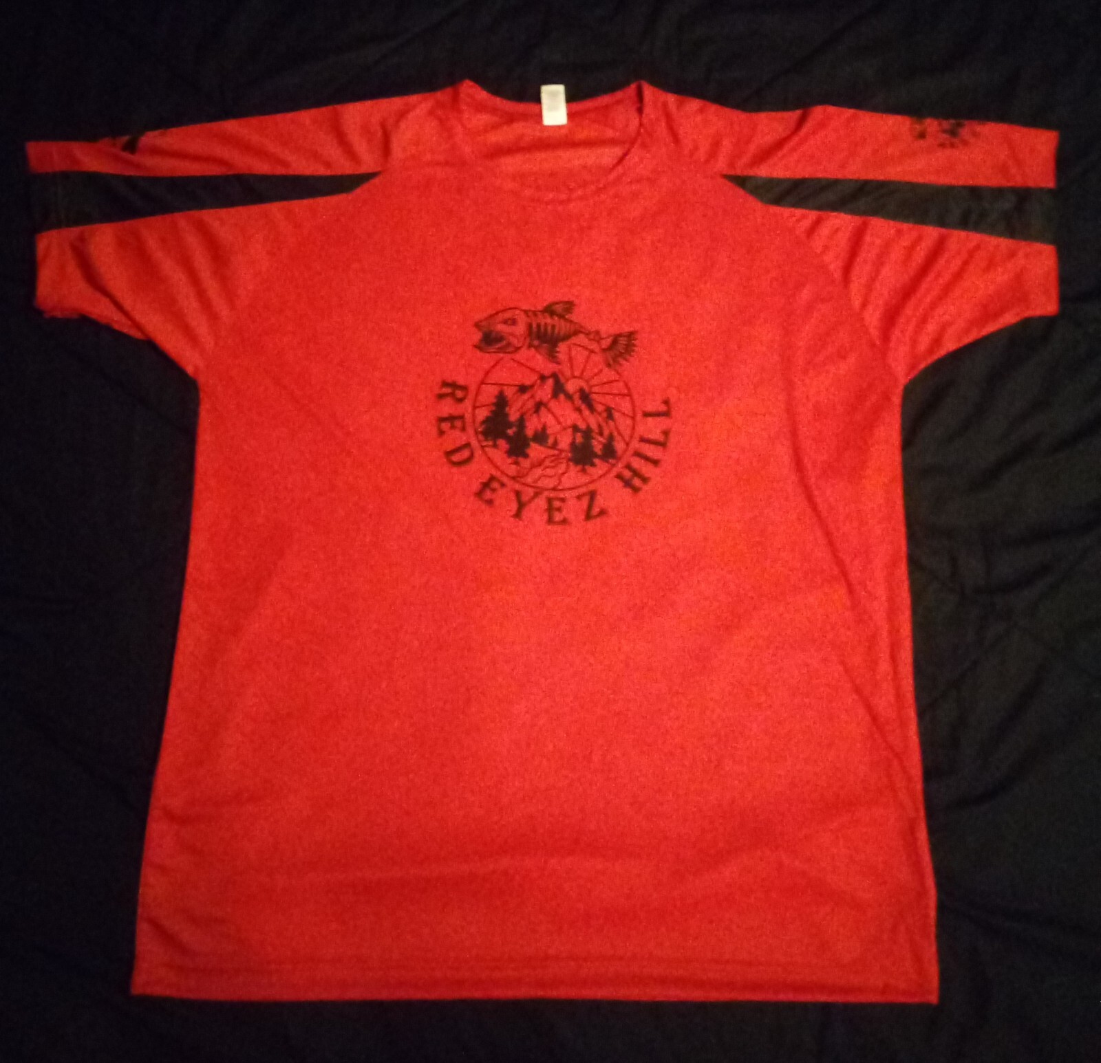 Red Eyez Hill / BP’s Bar & Grill Size X-Large 100% Polyester Red Sport Tee Shirt