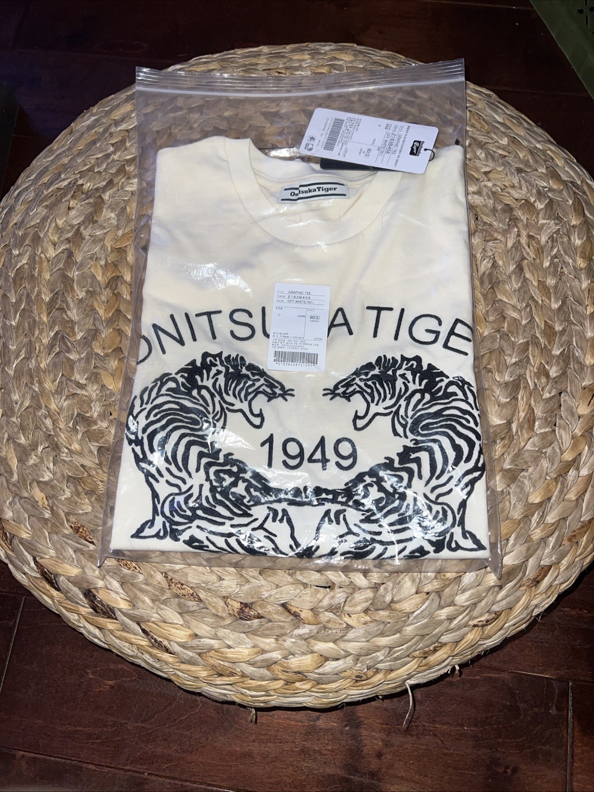 Onitsuka Tiger GRAPHIC TEE new gallery